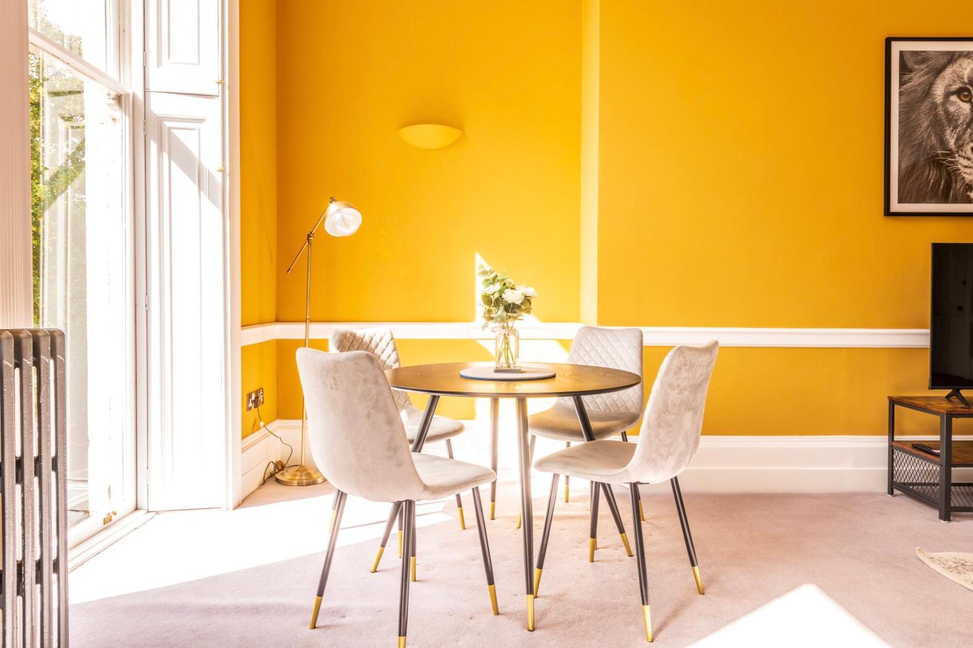 Spectacular Greenpark House - Prescott * Bath