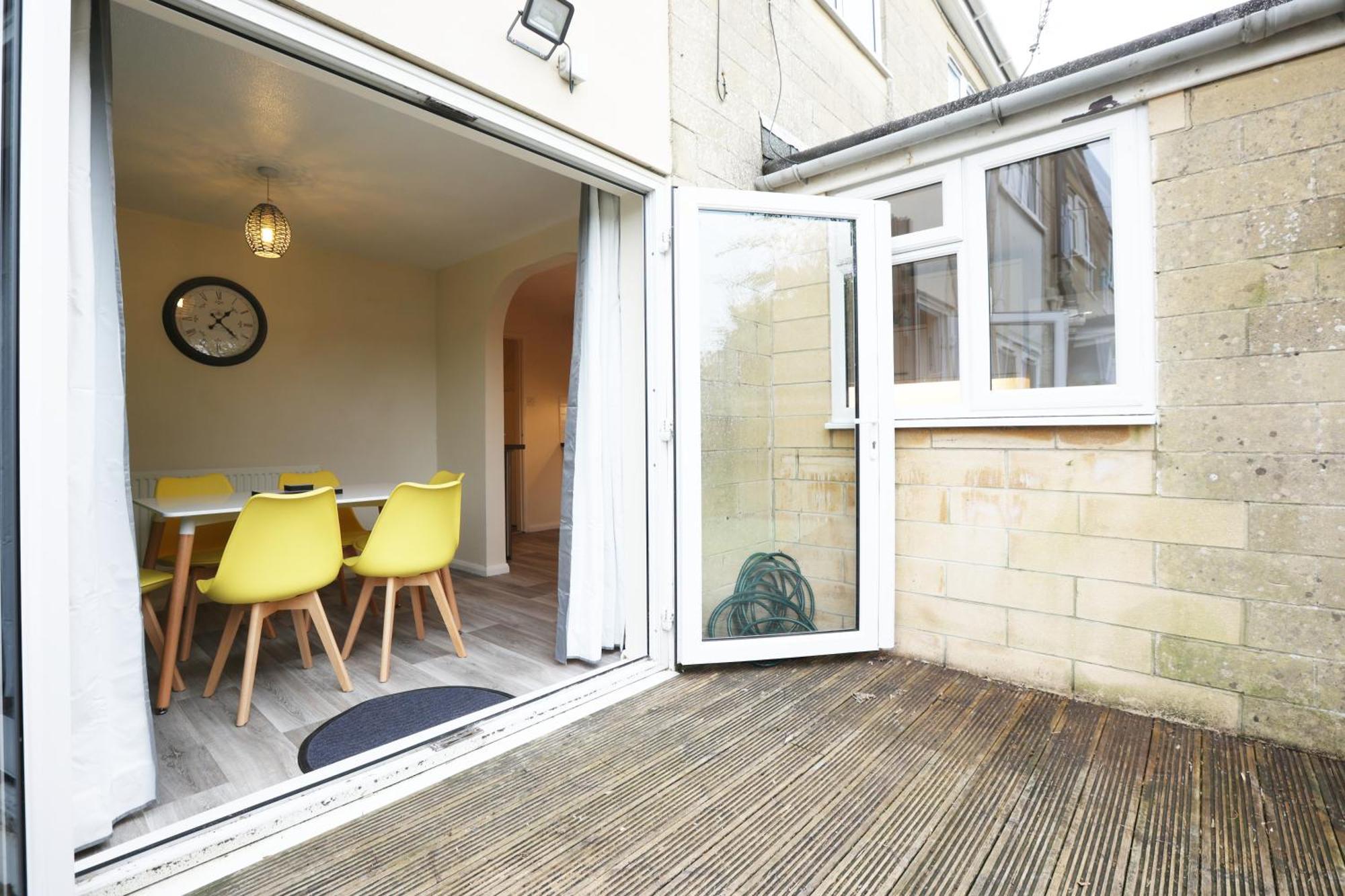Blagdon Park By N And N Stays Ltd, Stylish Bath Home, Transport Links 10 Mins To City Centre, Free Parking, Perfect For Familes And Contractors Apartment