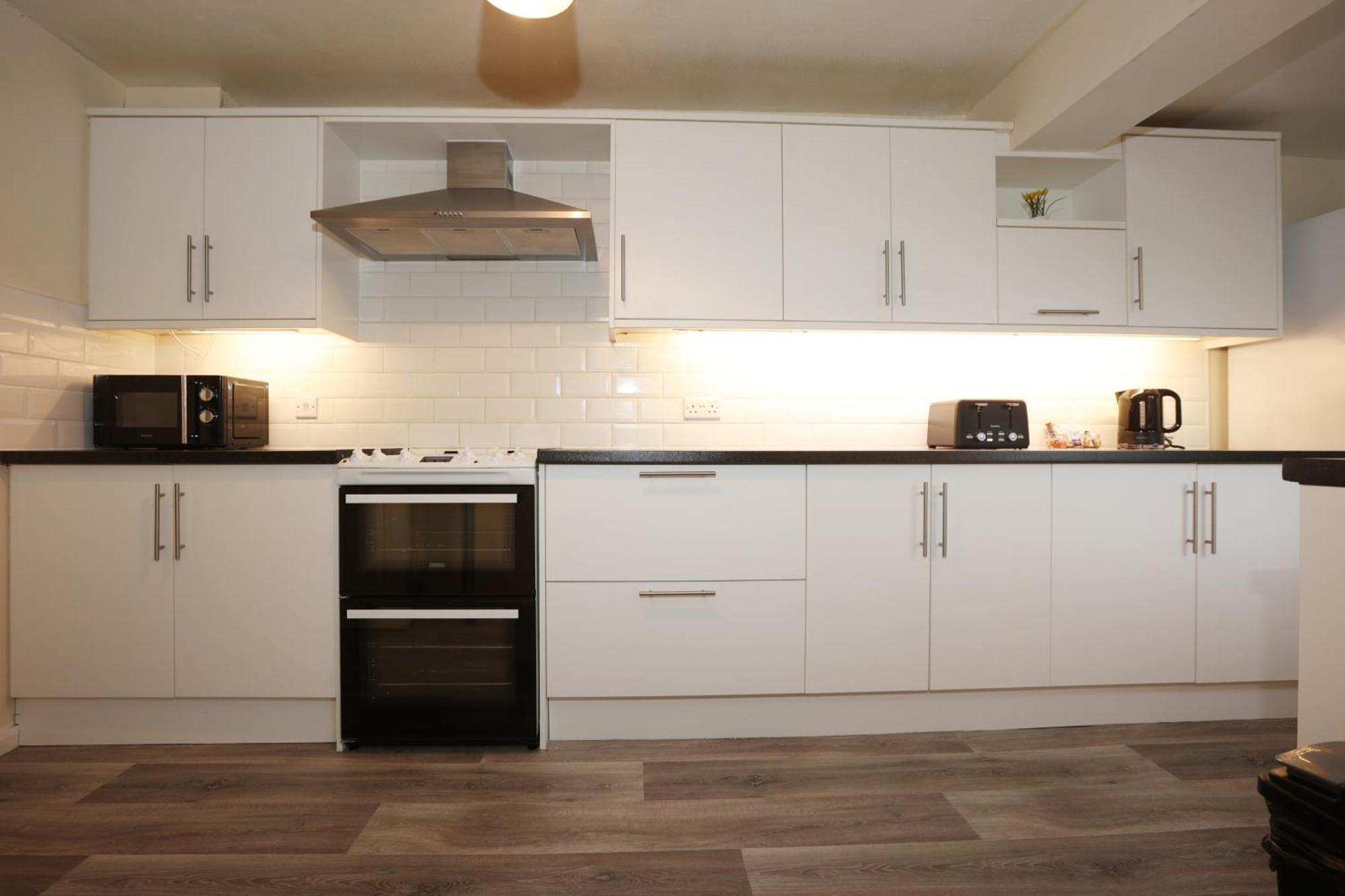 Apartment Blagdon Park By N And N Stays Ltd, Stylish Bath Home, Transport Links 10 Mins To City Centre, Free Parking, Perfect For Familes And Contractors Bath