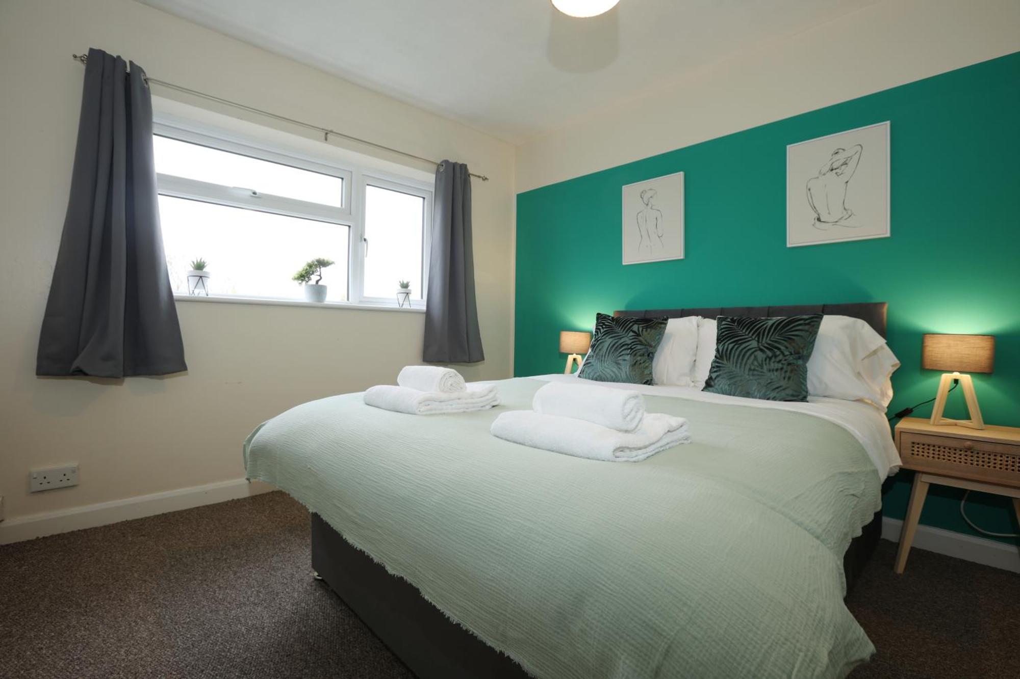 Blagdon Park By N And N Stays Ltd, Stylish Bath Home, Transport Links 10 Mins To City Centre, Free Parking, Perfect For Familes And Contractors Bath
