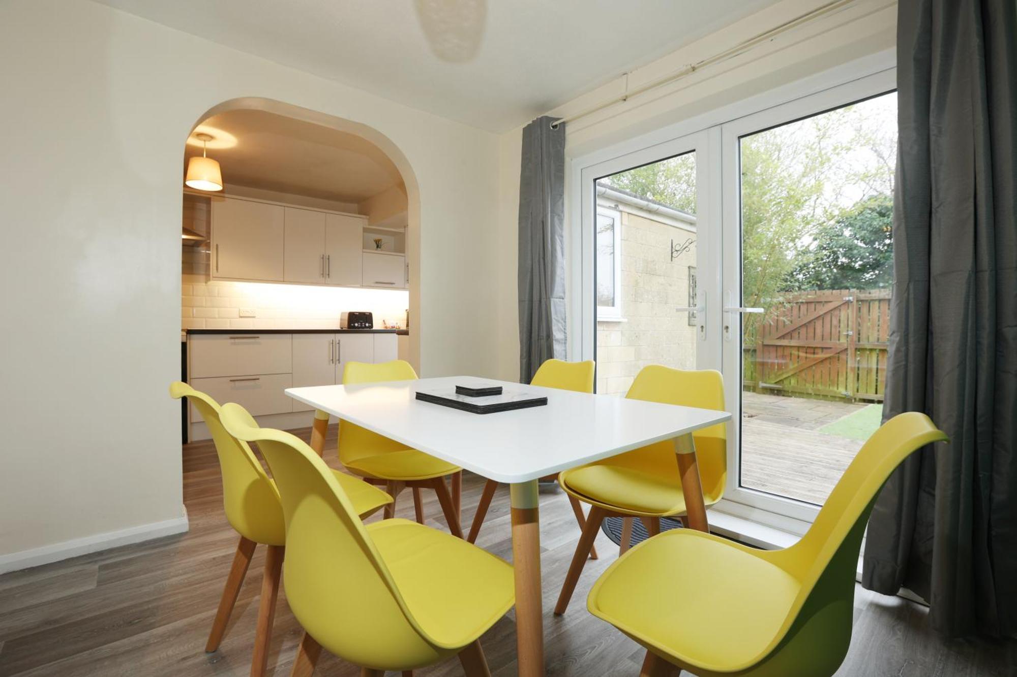 Blagdon Park By N And N Stays Ltd, Stylish Bath Home, Transport Links 10 Mins To City Centre, Free Parking, Perfect For Familes And Contractors * Bath