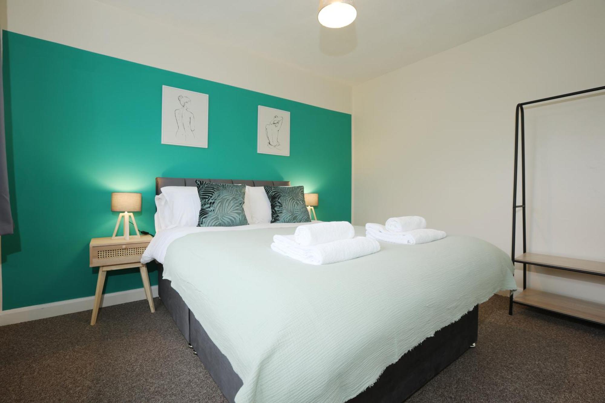 Blagdon Park By N And N Stays Ltd, Stylish Bath Home, Transport Links 10 Mins To City Centre, Free Parking, Perfect For Familes And Contractors Apartment