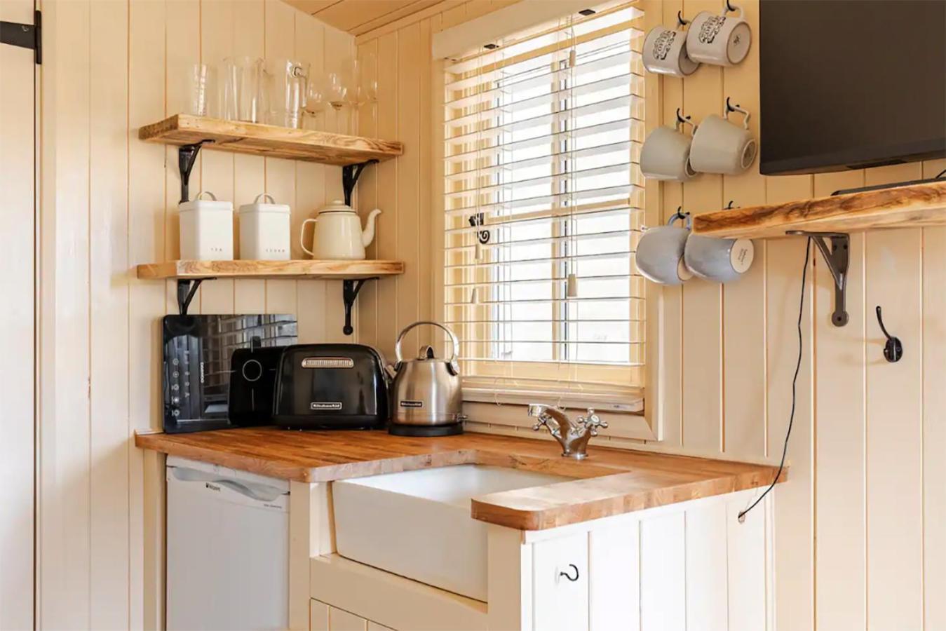 Holiday home Shepherd's Hut, *