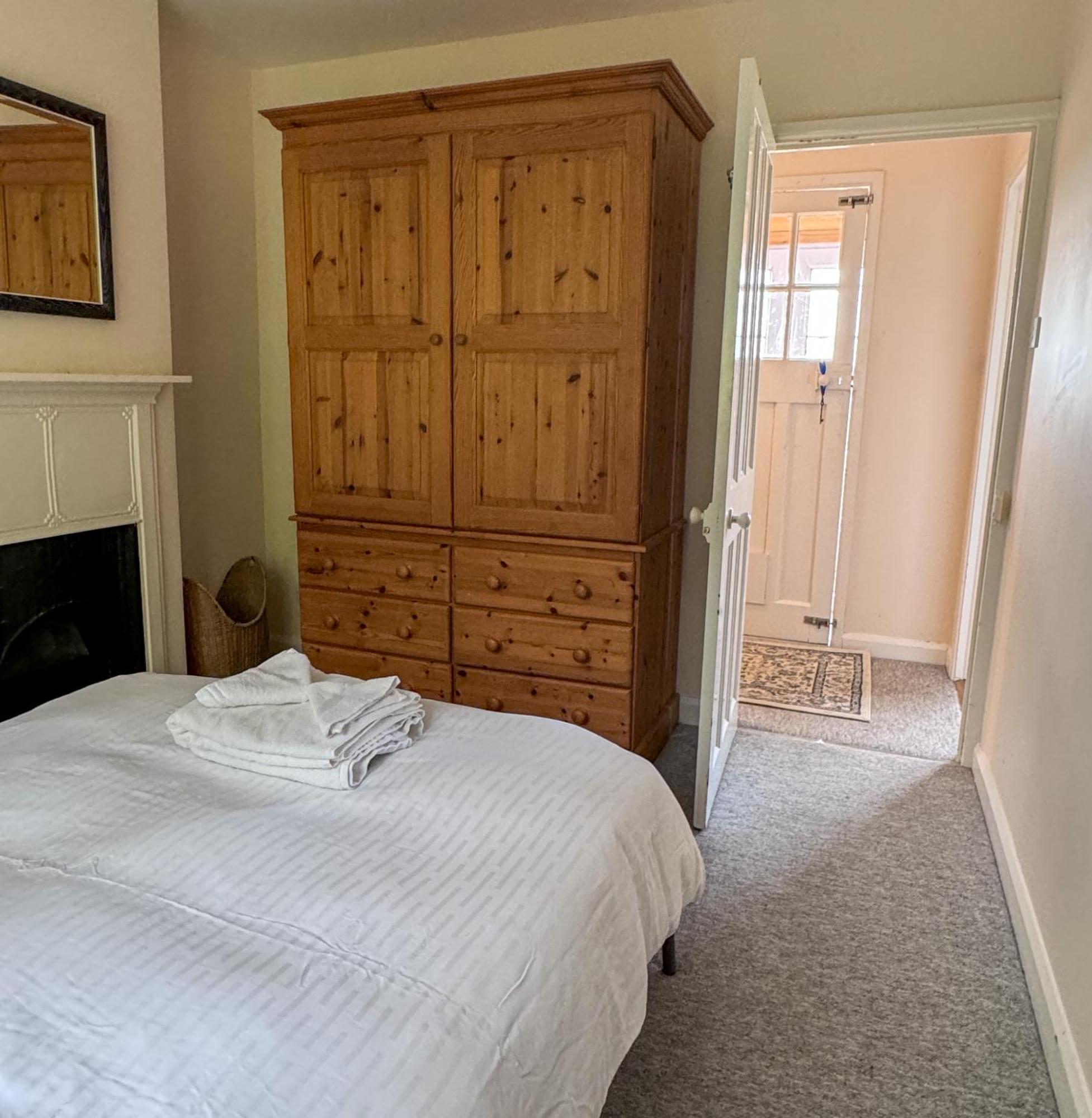 Lodge Spacious In Bath, Nature And City!