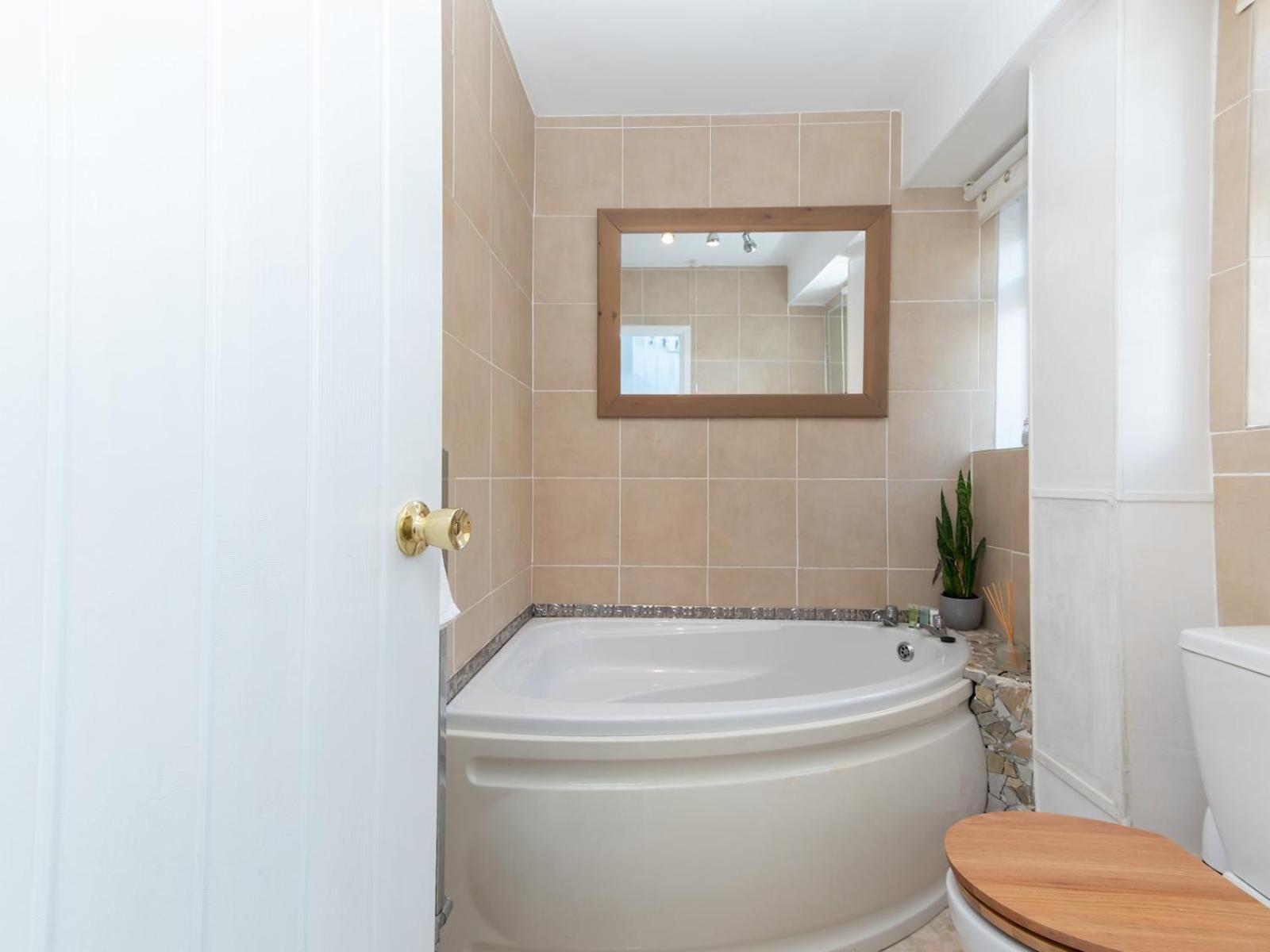Pass The Keys Bright 3 Bed House In Holiday home *