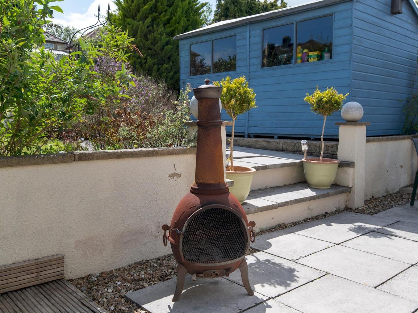 Pass The Keys Bright 3 Bed House In