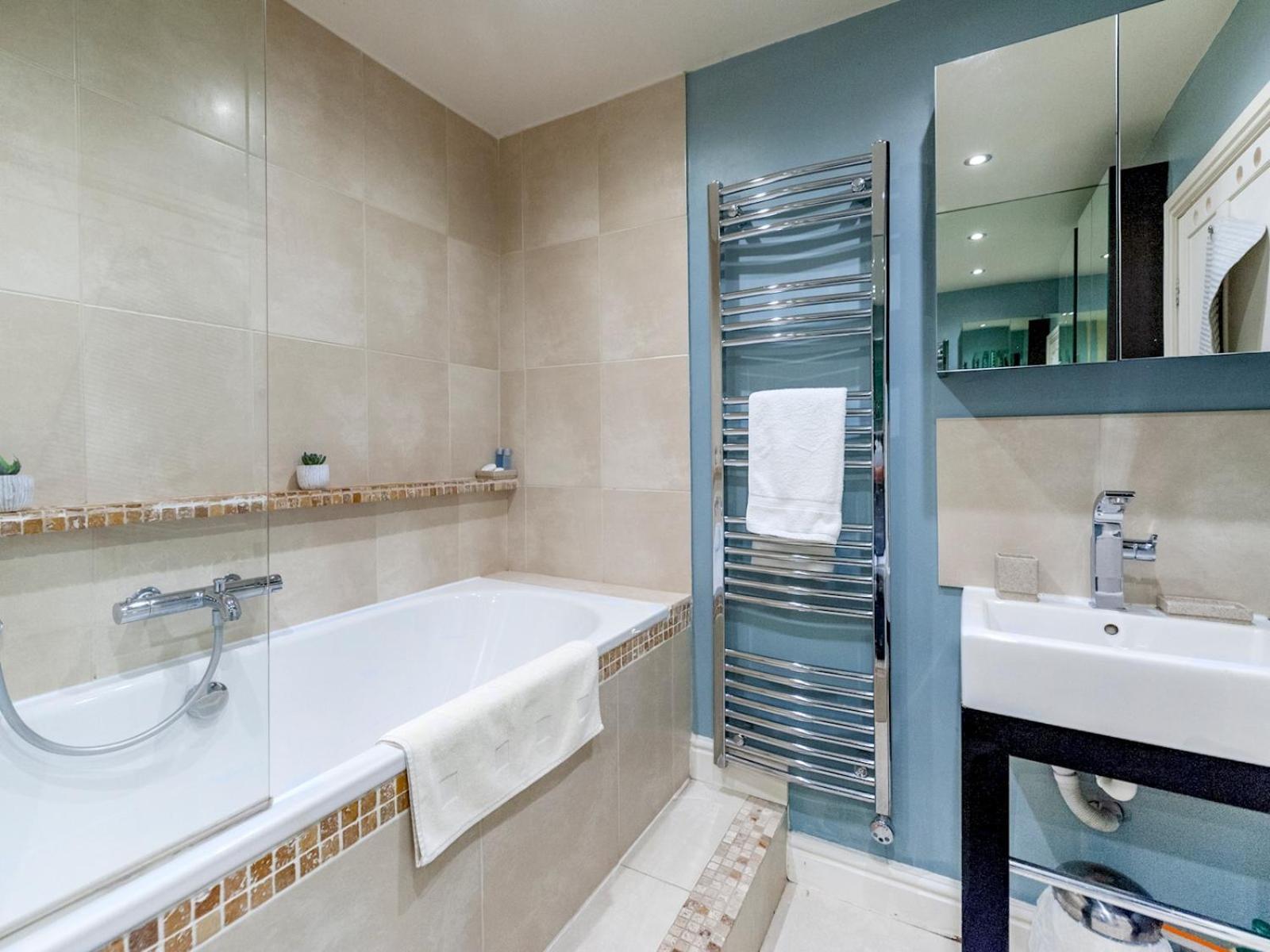 Pass The Keys Luxury Centre House Holiday home