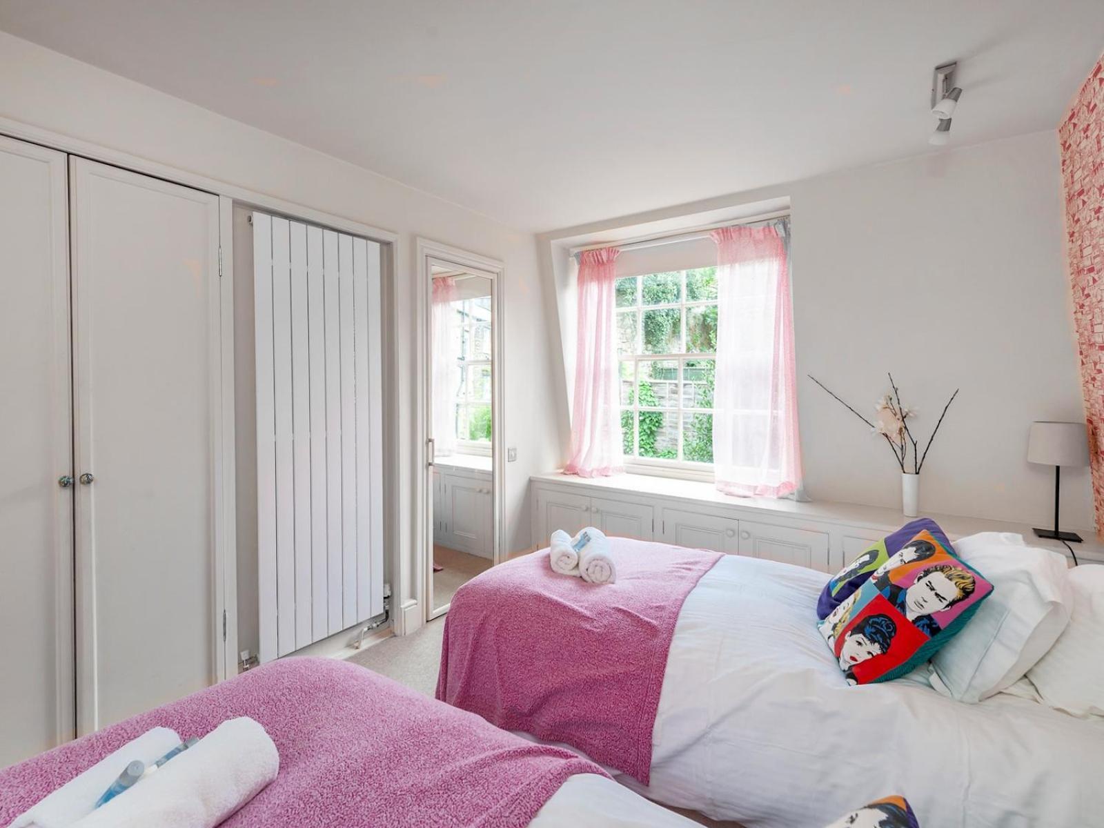 Holiday home Pass The Keys Luxury Centre House *
