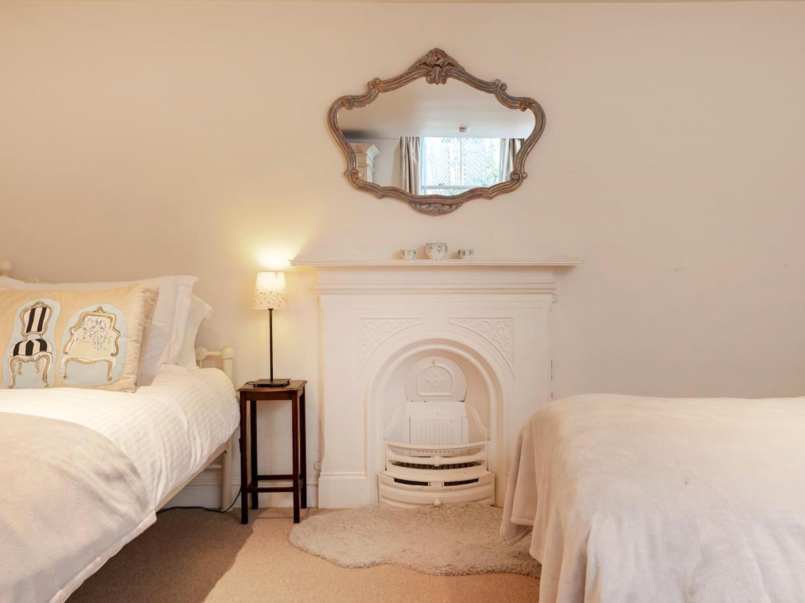 Pass The Keys Luxury Centre House * Bath