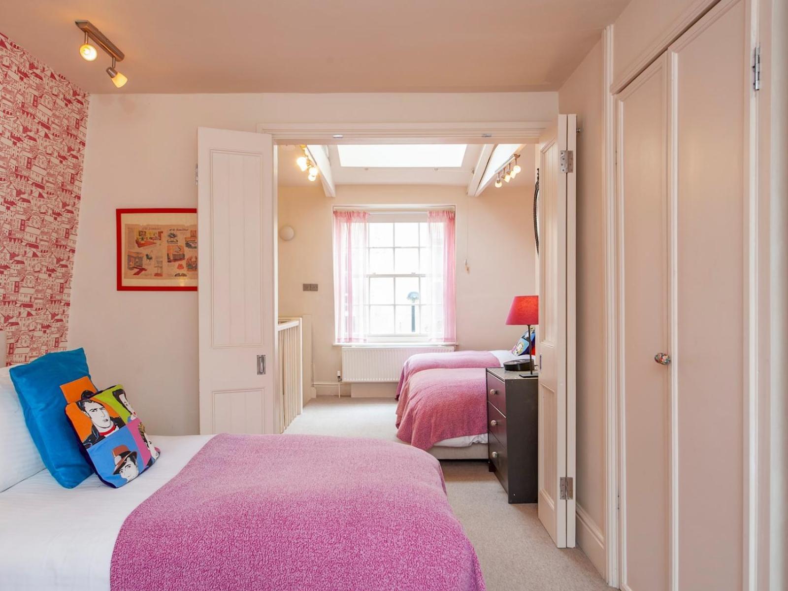 Pass The Keys Luxury Centre House Holiday home