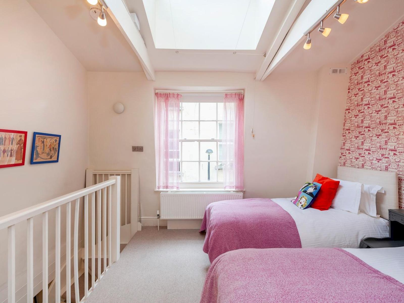 Pass The Keys Luxury Centre House Holiday home Bath