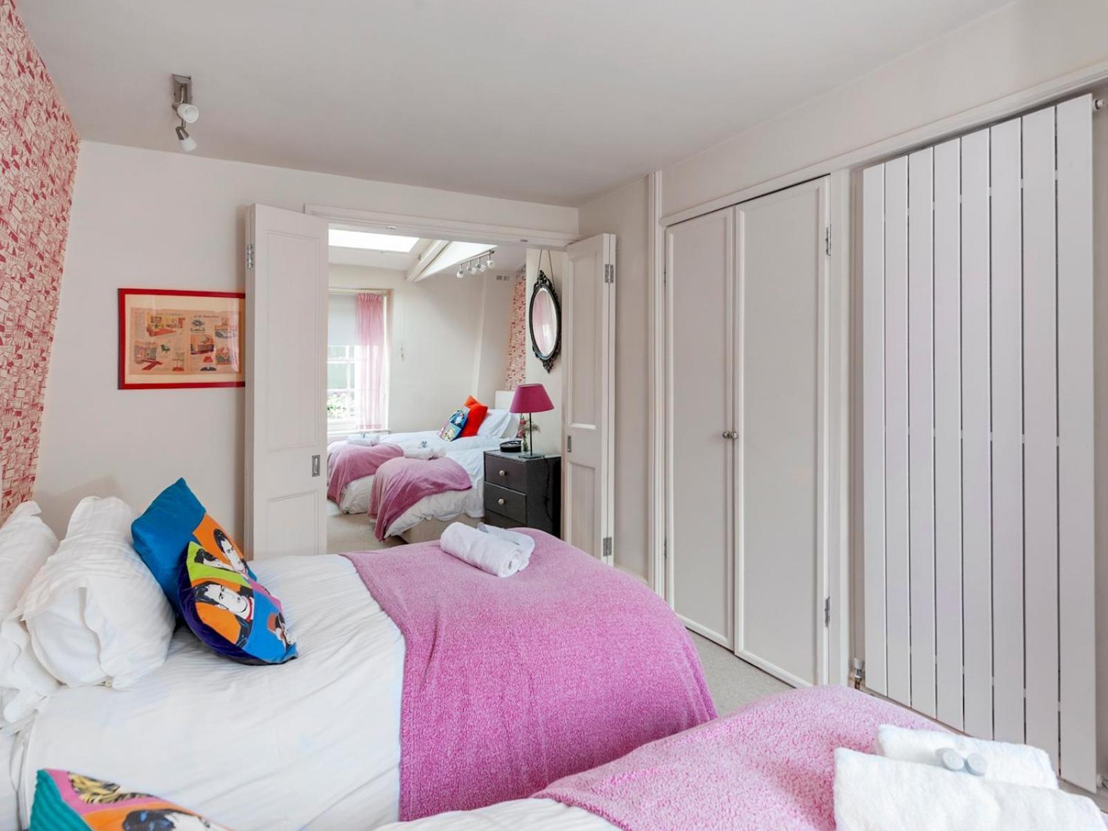 Holiday home Pass The Keys Luxury Centre House