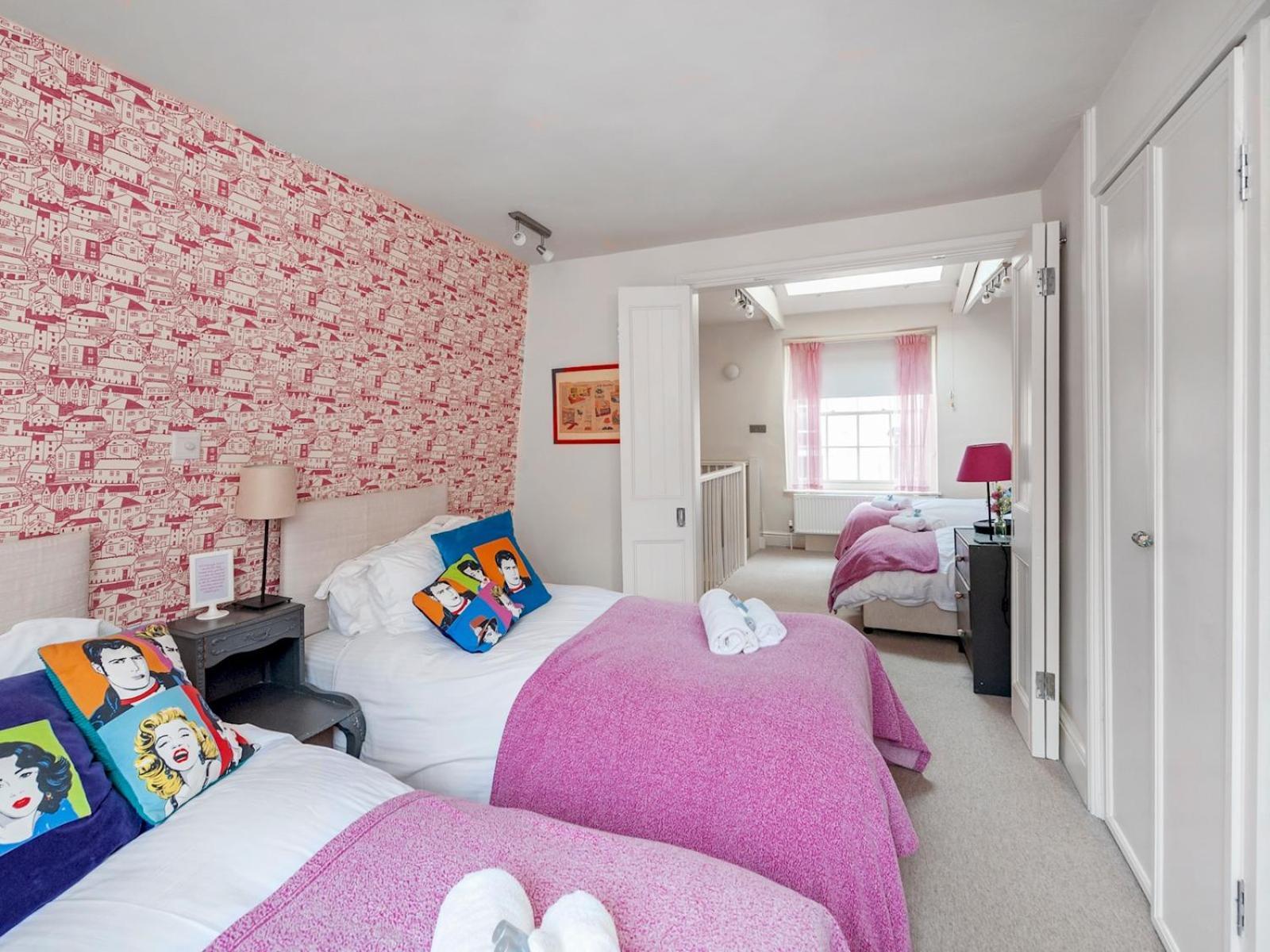 Holiday home Pass The Keys Luxury Centre House *