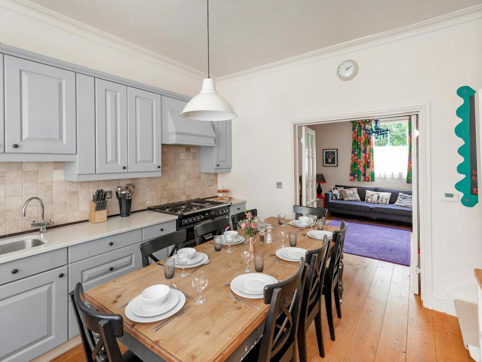 Holiday home Pass The Keys Luxury Centre House Bath