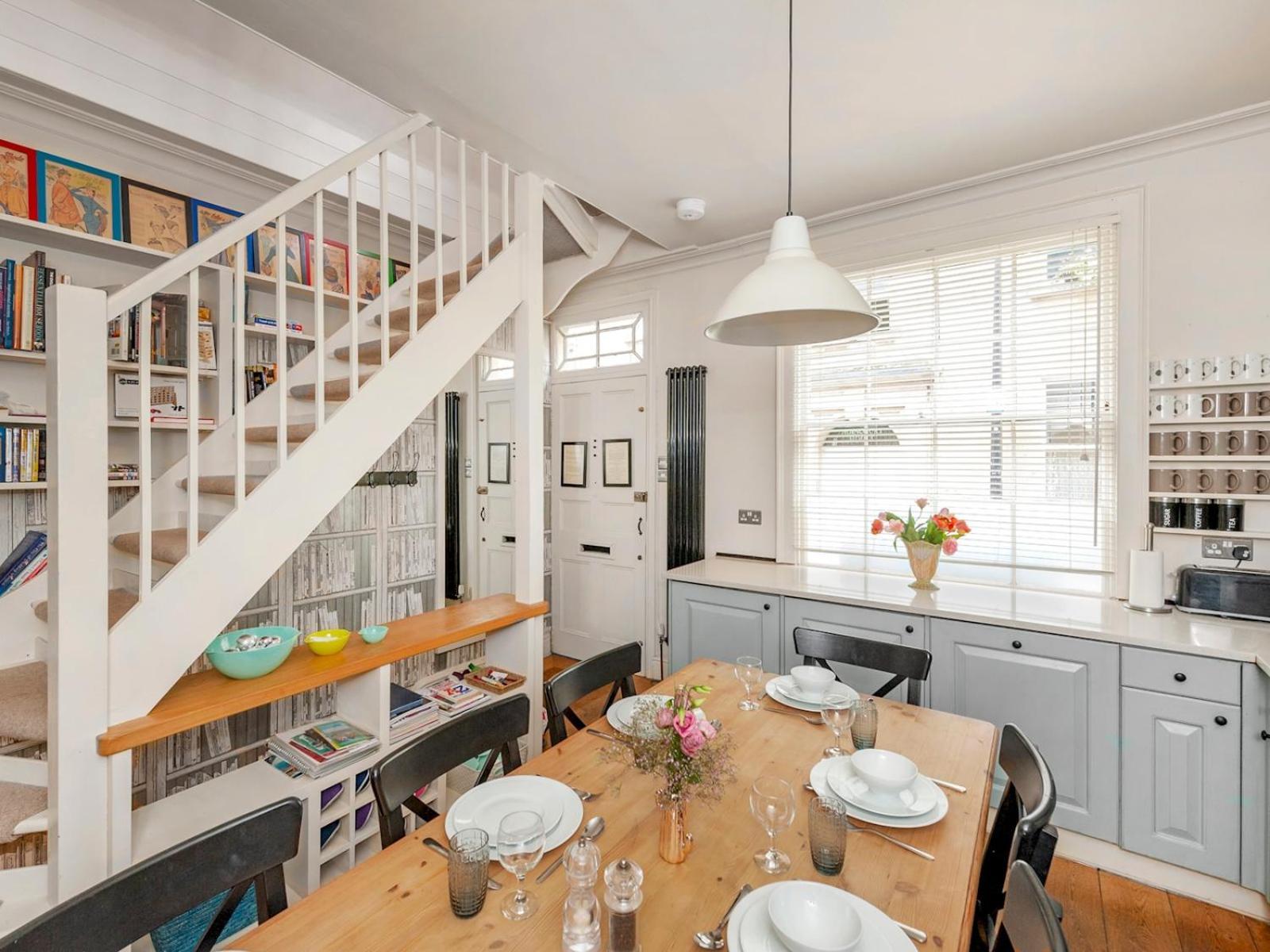Pass The Keys Luxury Centre House Holiday home *