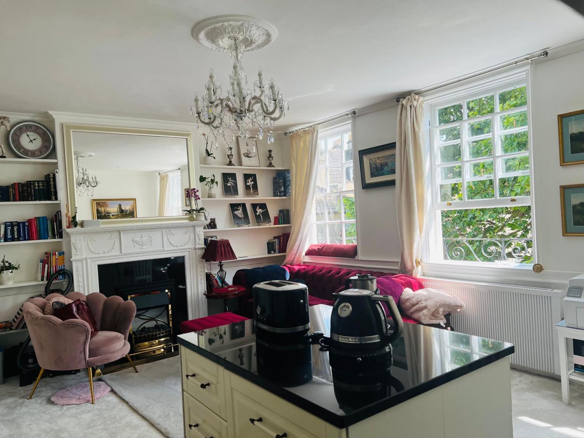 Apartment Flat In The Heart Of With Stunning Views *