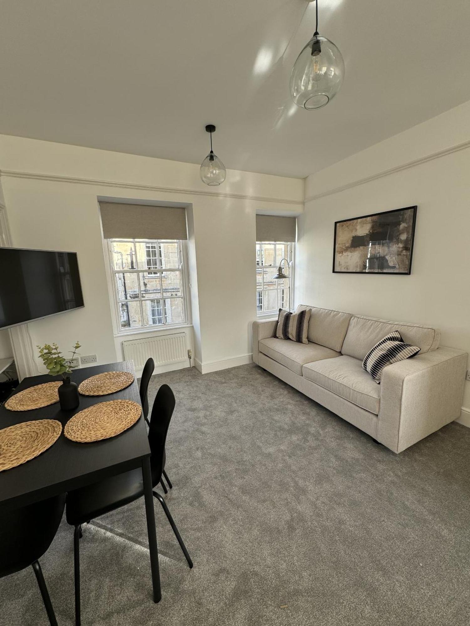 Kingsmead - Centre Bath