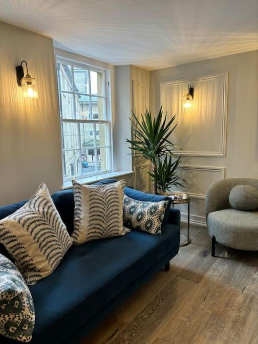 Luxury Georgian Townhouse Apartment *