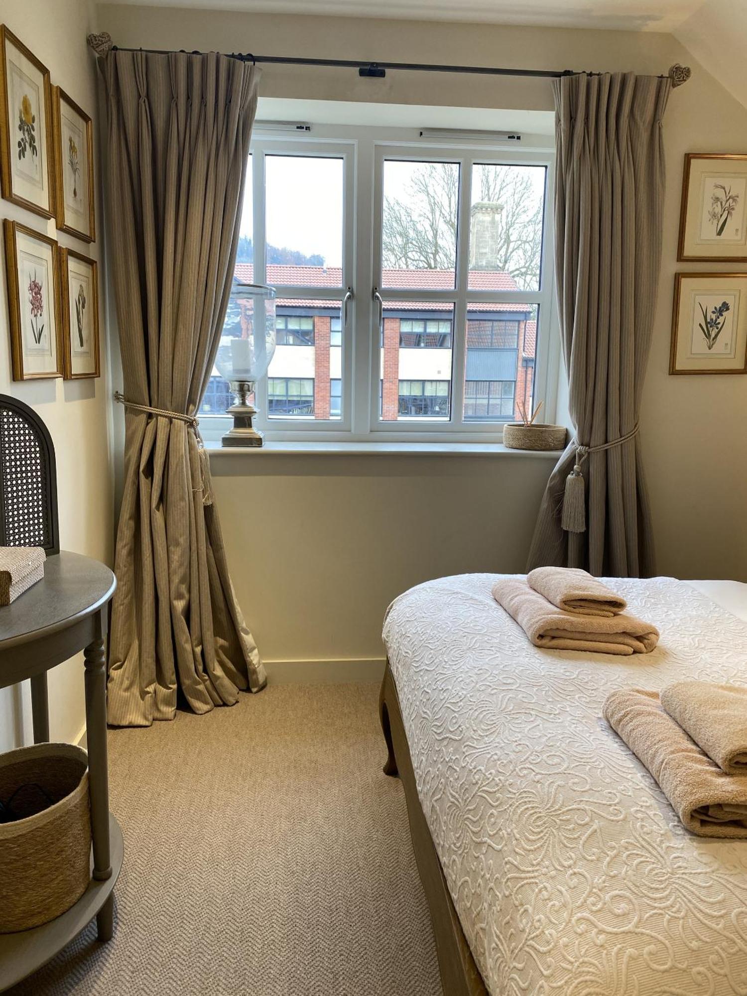 Walcot Yard With Parking, Keys * Bath