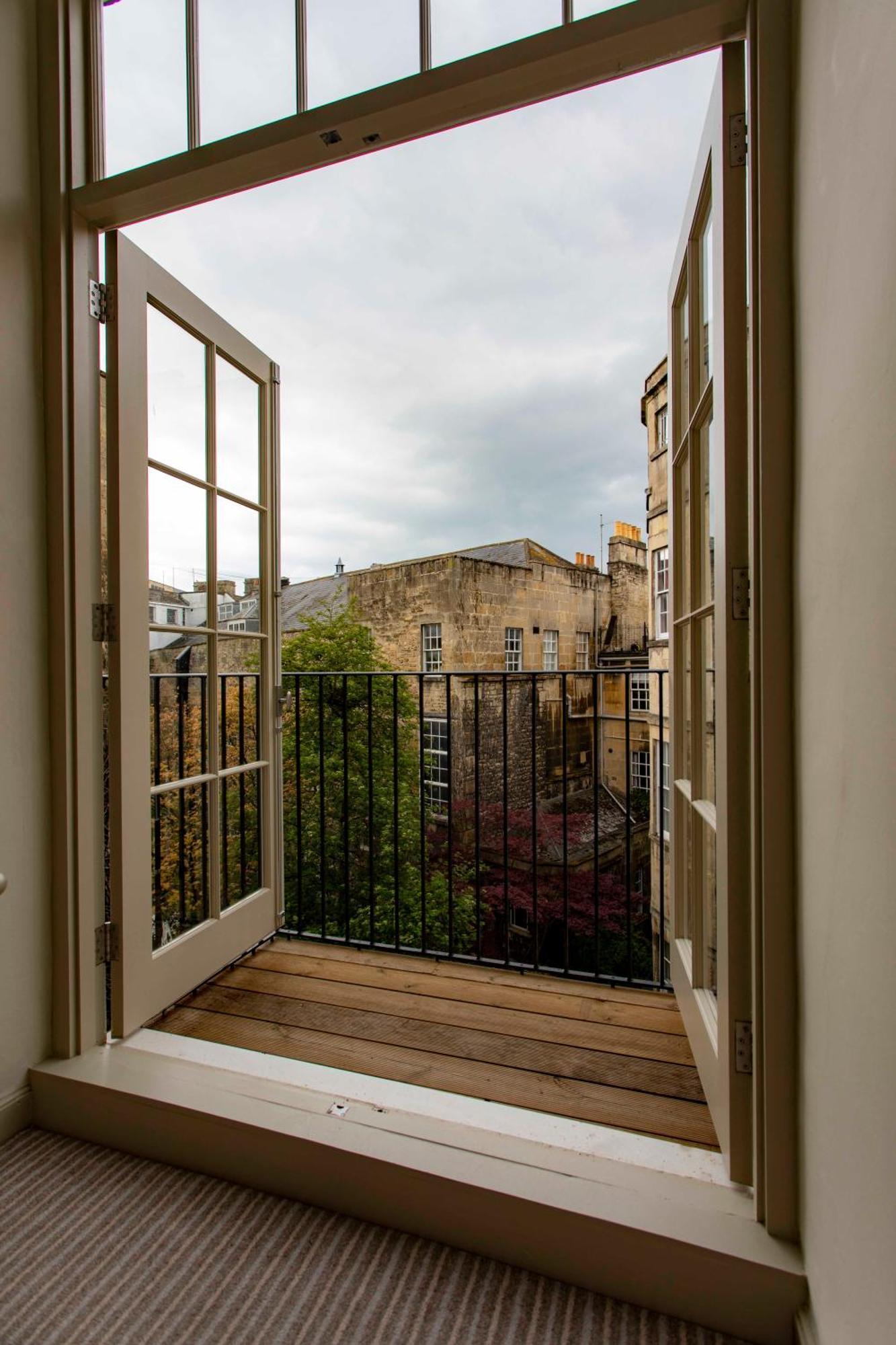 Pierrepont House Bath