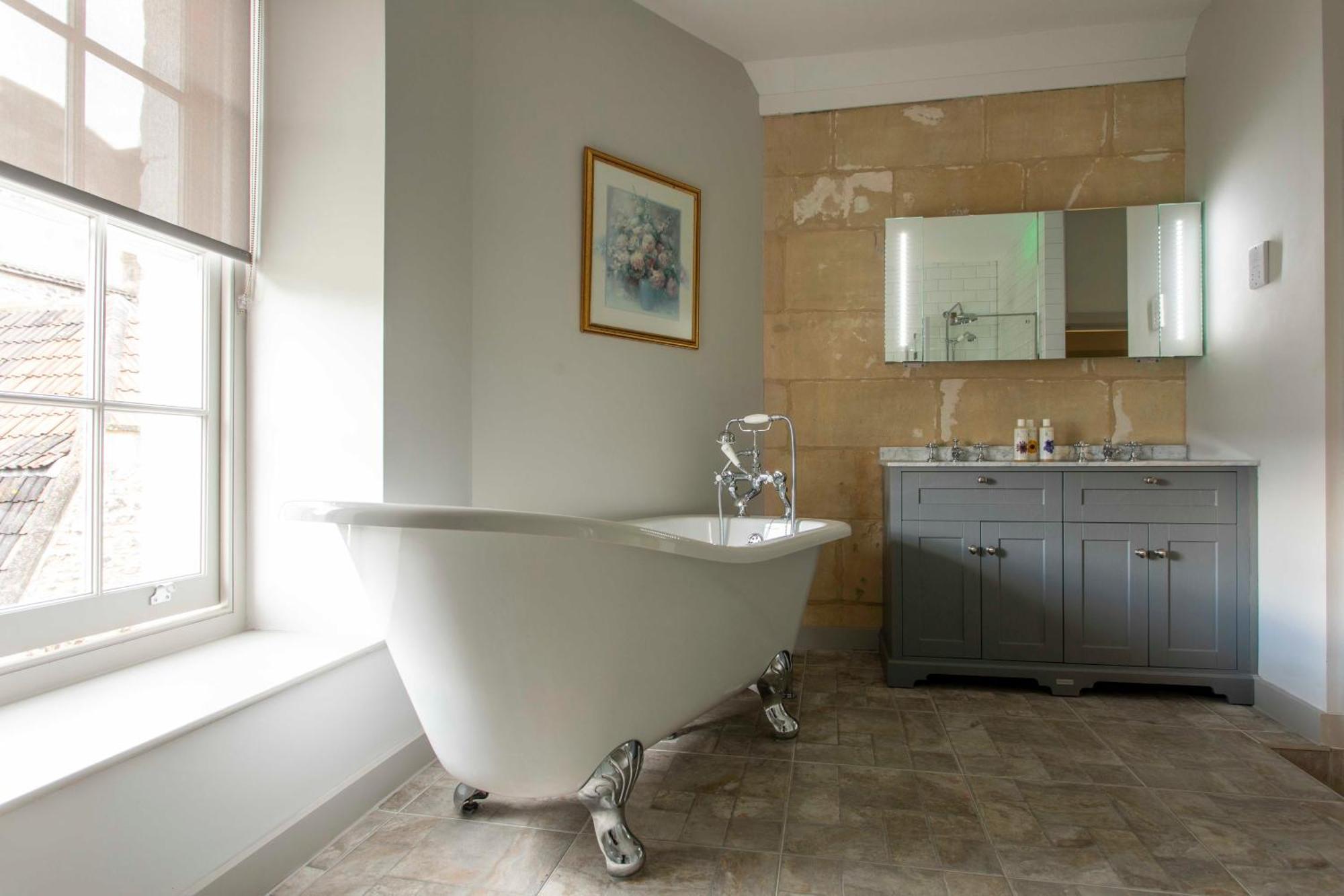 Pierrepont House Apartment Bath