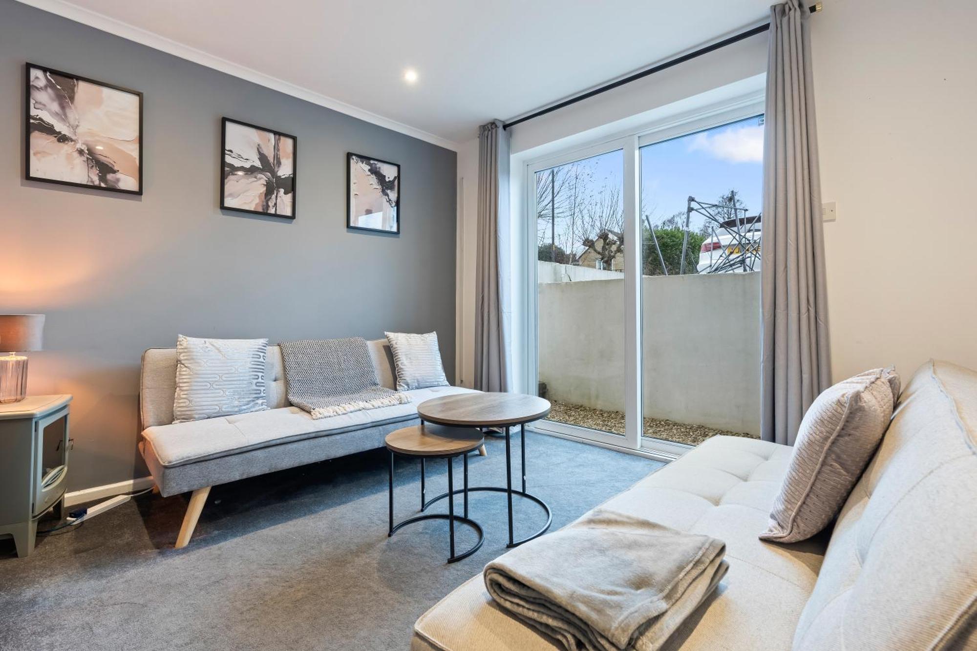 Holiday home Cosy 2-bedroom With Private Hot Tub Bath