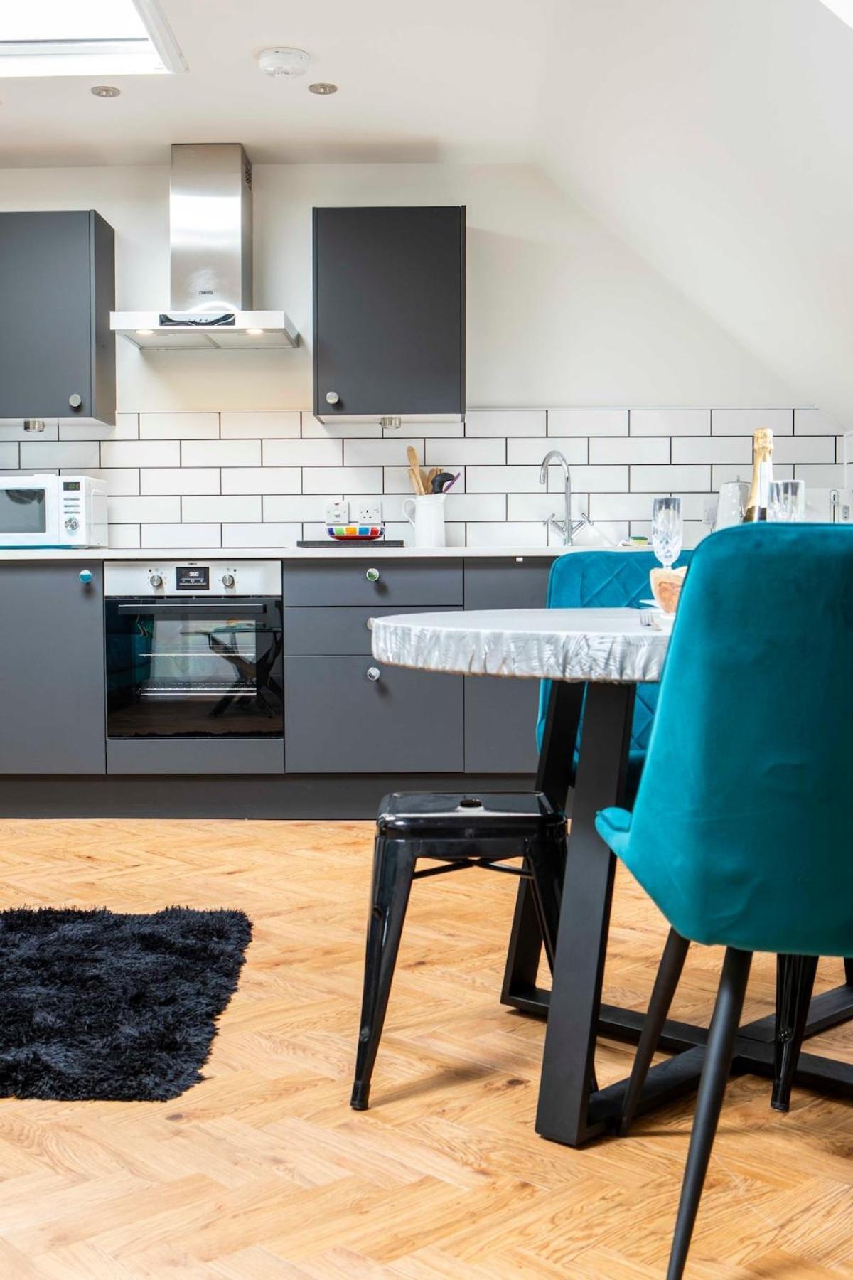 Abbey Views - Stylish & Apartment
