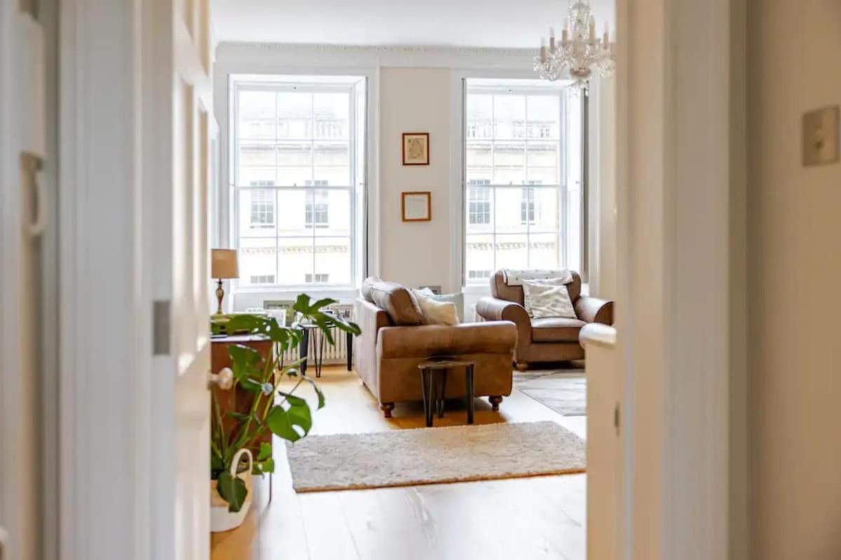 Beautiful Flat On Great Pulteney