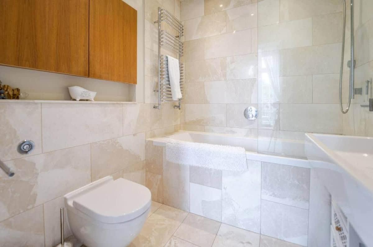 Beautiful Flat On Great Pulteney Apartment
