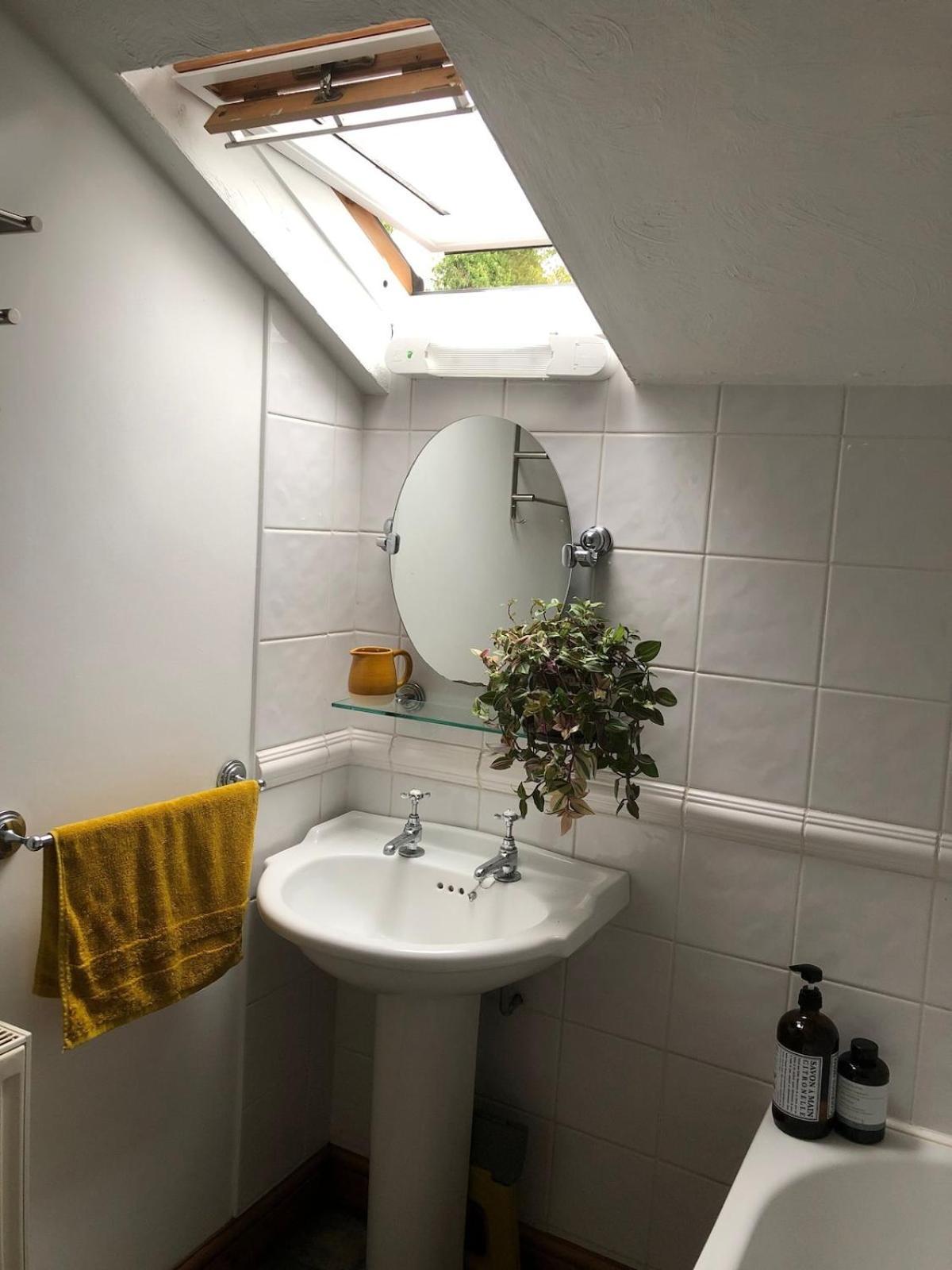 Perfect Hideaway With Free Parking *