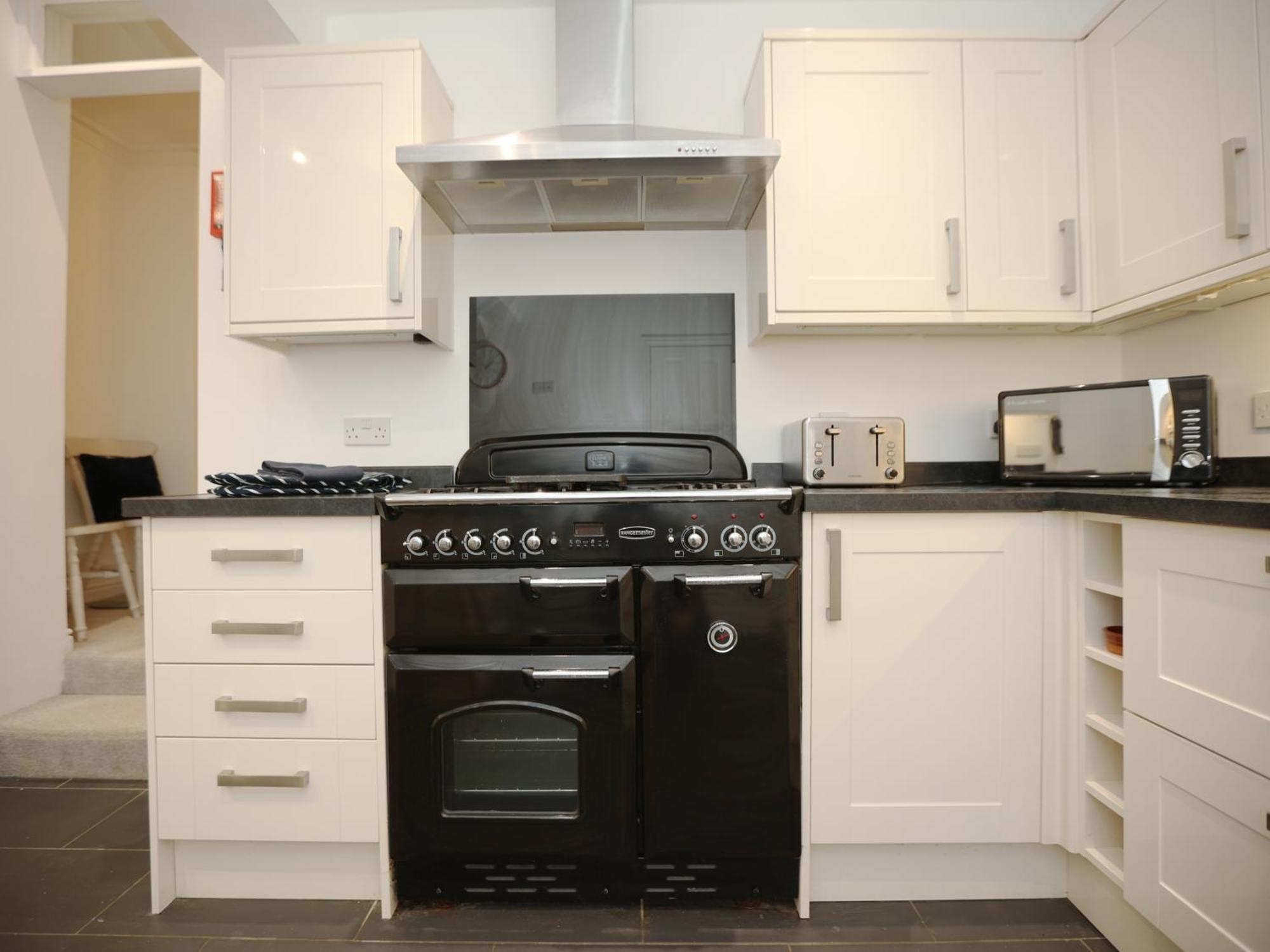 Apartment Coronation View By N And N Stays, Great Location & Perfect For Workers, Contractors And Families Visiting The Area, Long Disc Available *