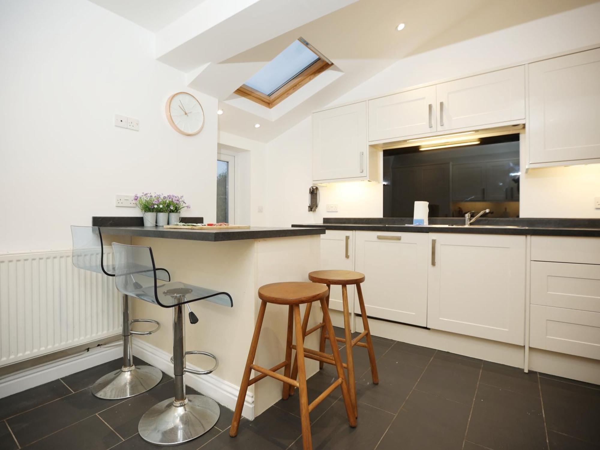 Apartment Coronation View By N And N Stays, Great Location & Perfect For Workers, Contractors And Families Visiting The Area, Long Disc Available *