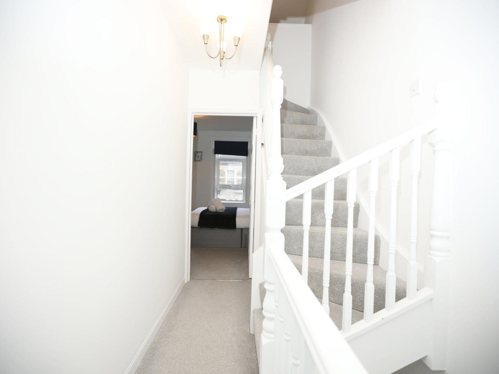 Coronation View By N And N Stays, Great Location & Perfect For Workers, Contractors And Families Visiting The Area, Long Disc Available Bath
