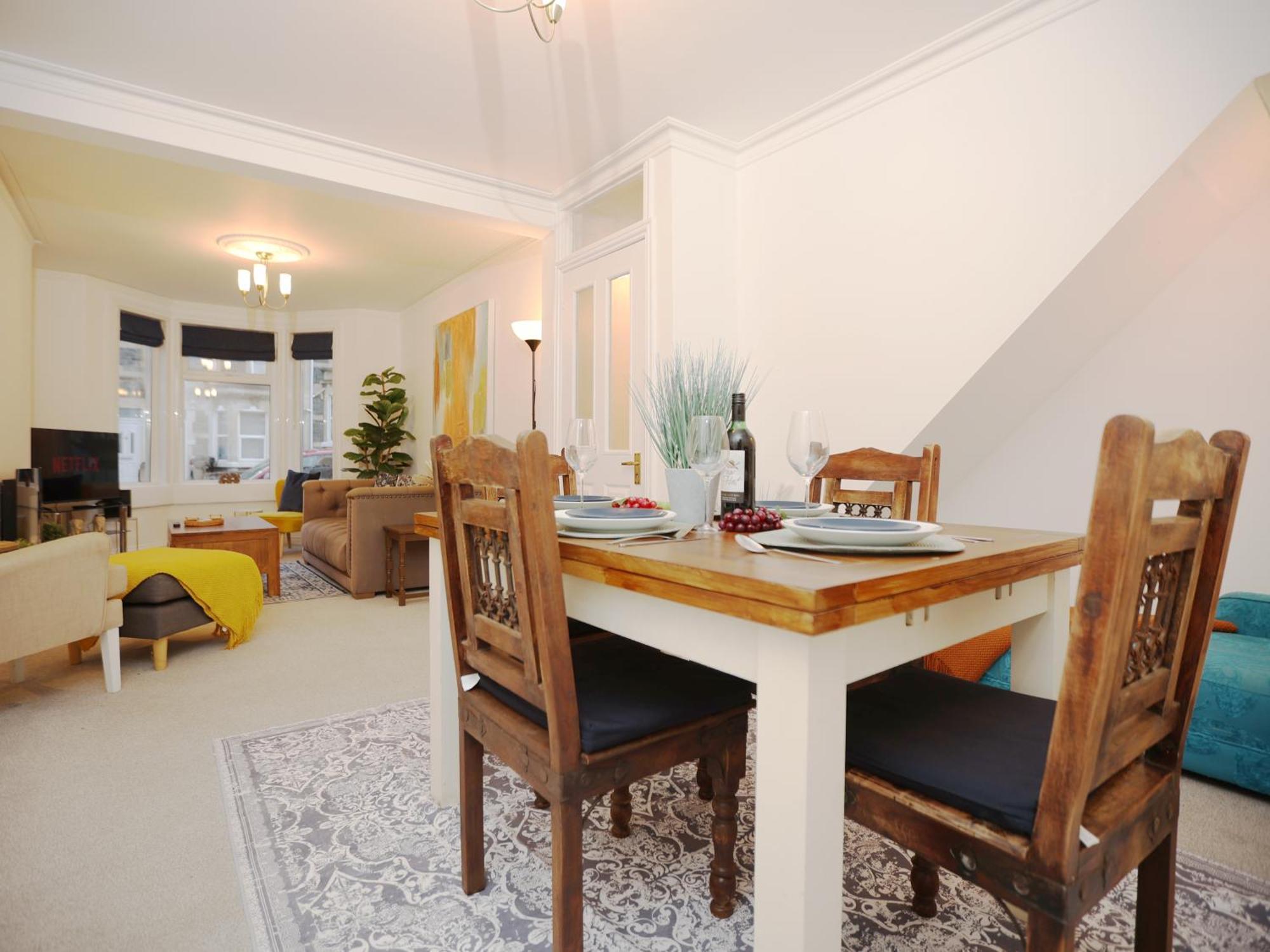 Apartment Coronation View By N And N Stays, Great Location & Perfect For Workers, Contractors And Families Visiting The Area, Long Disc Available