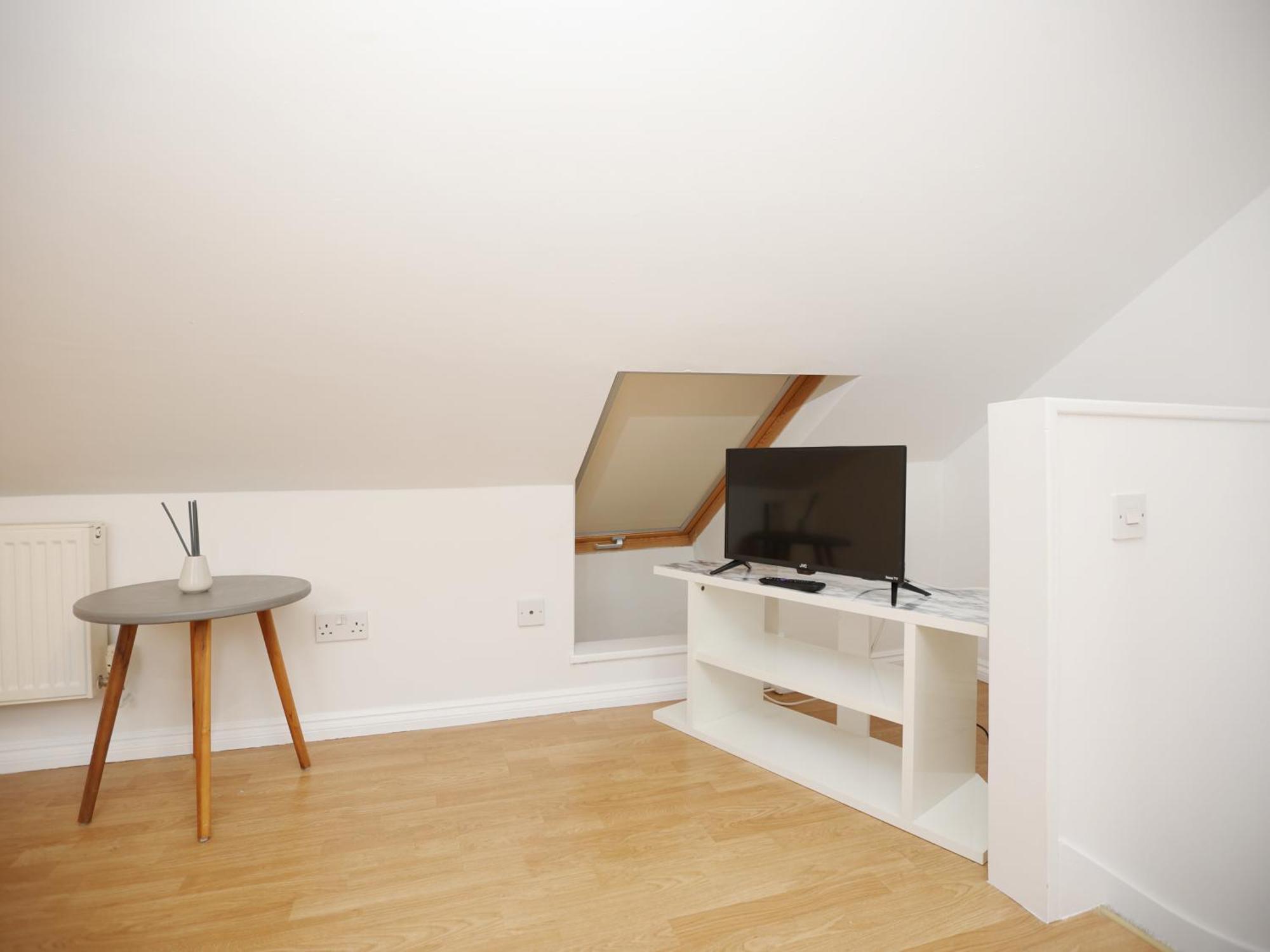 Coronation View By N And N Stays, Great Location & Perfect For Workers, Contractors And Families Visiting The Area, Long Disc Available Apartment Bath