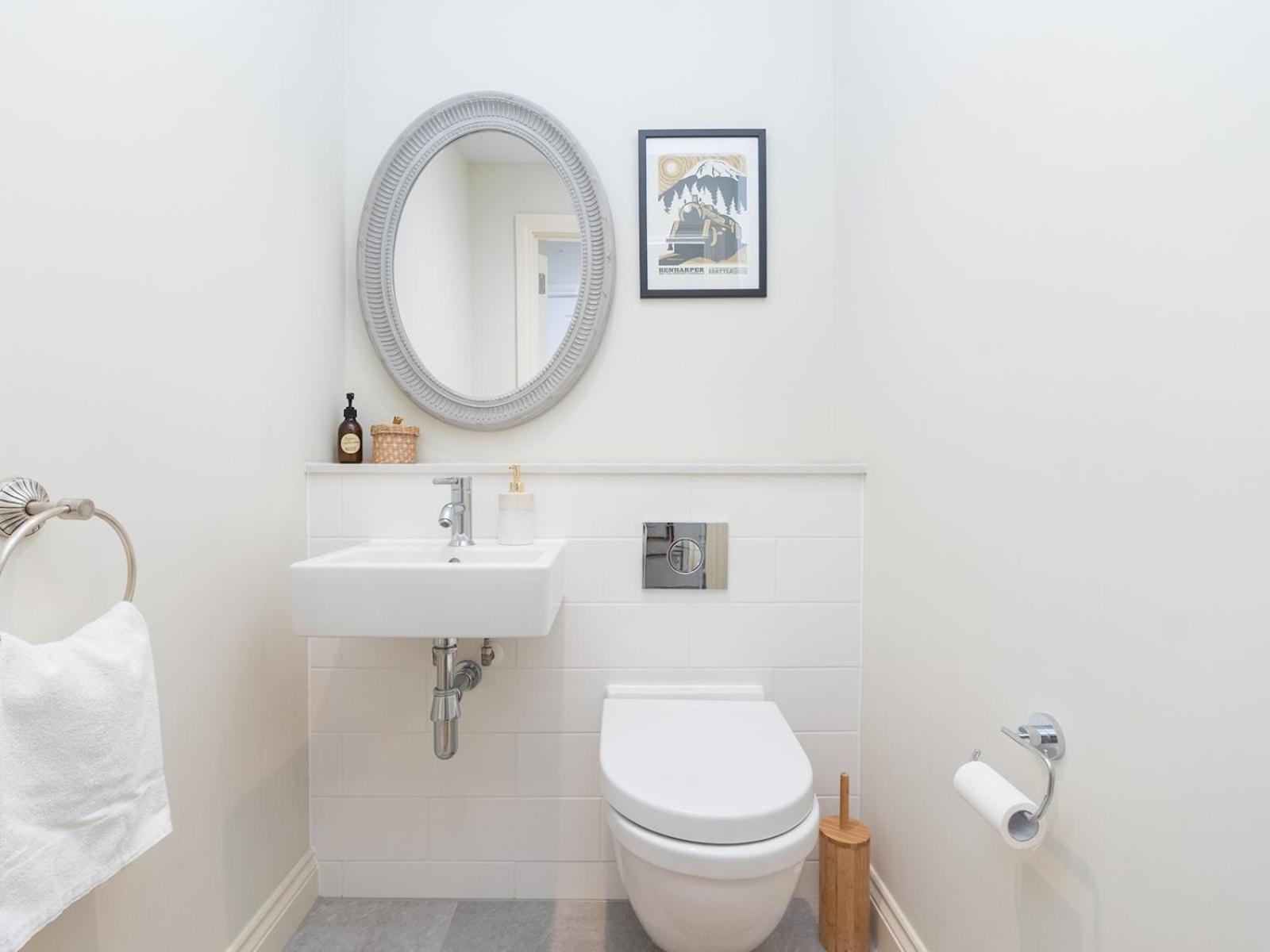 Pass The Keys With Stunning Views And Free Parking Bath