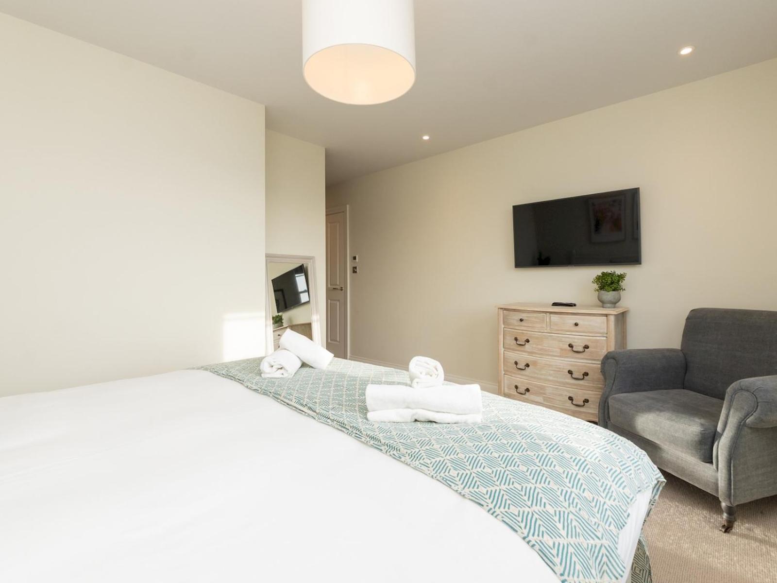Apartment Pass The Keys With Stunning Views And Free Parking