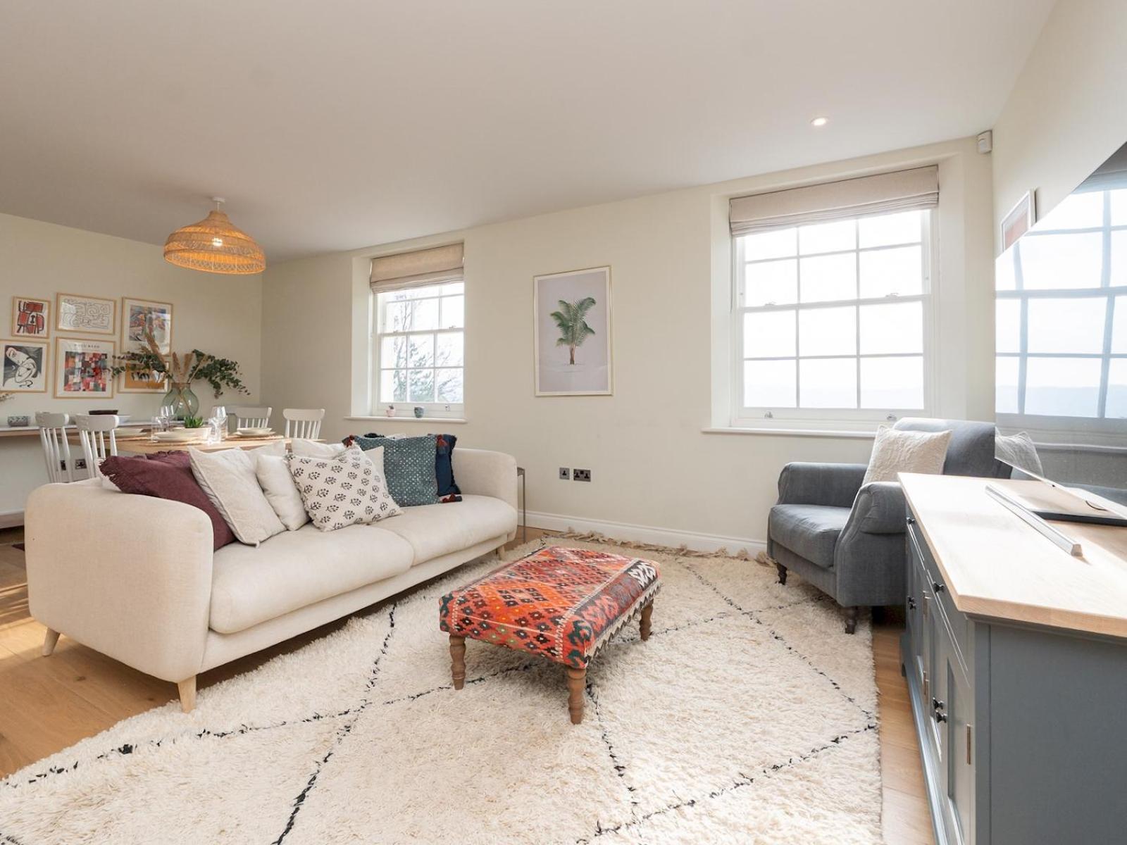 Apartment Pass The Keys With Stunning Views And Free Parking *