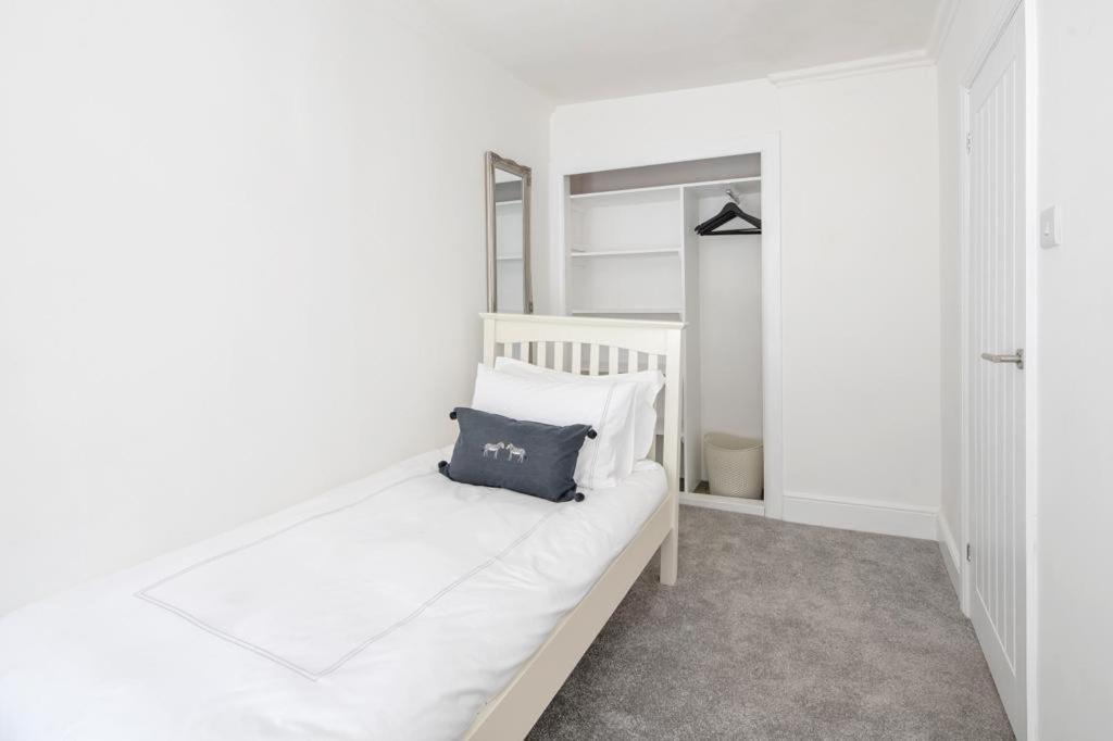 Flat In Centre Bath
