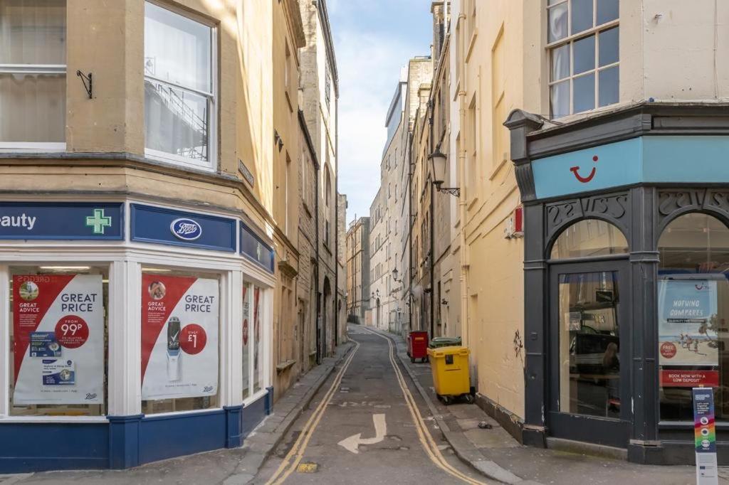 Flat In Centre Bath