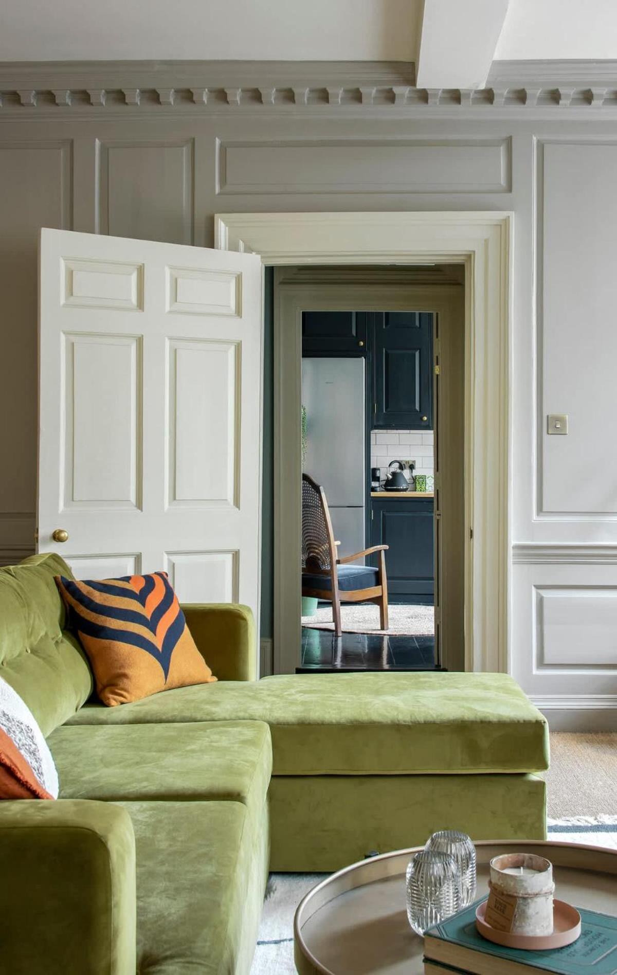 Stunning Flat In Apartment Bath