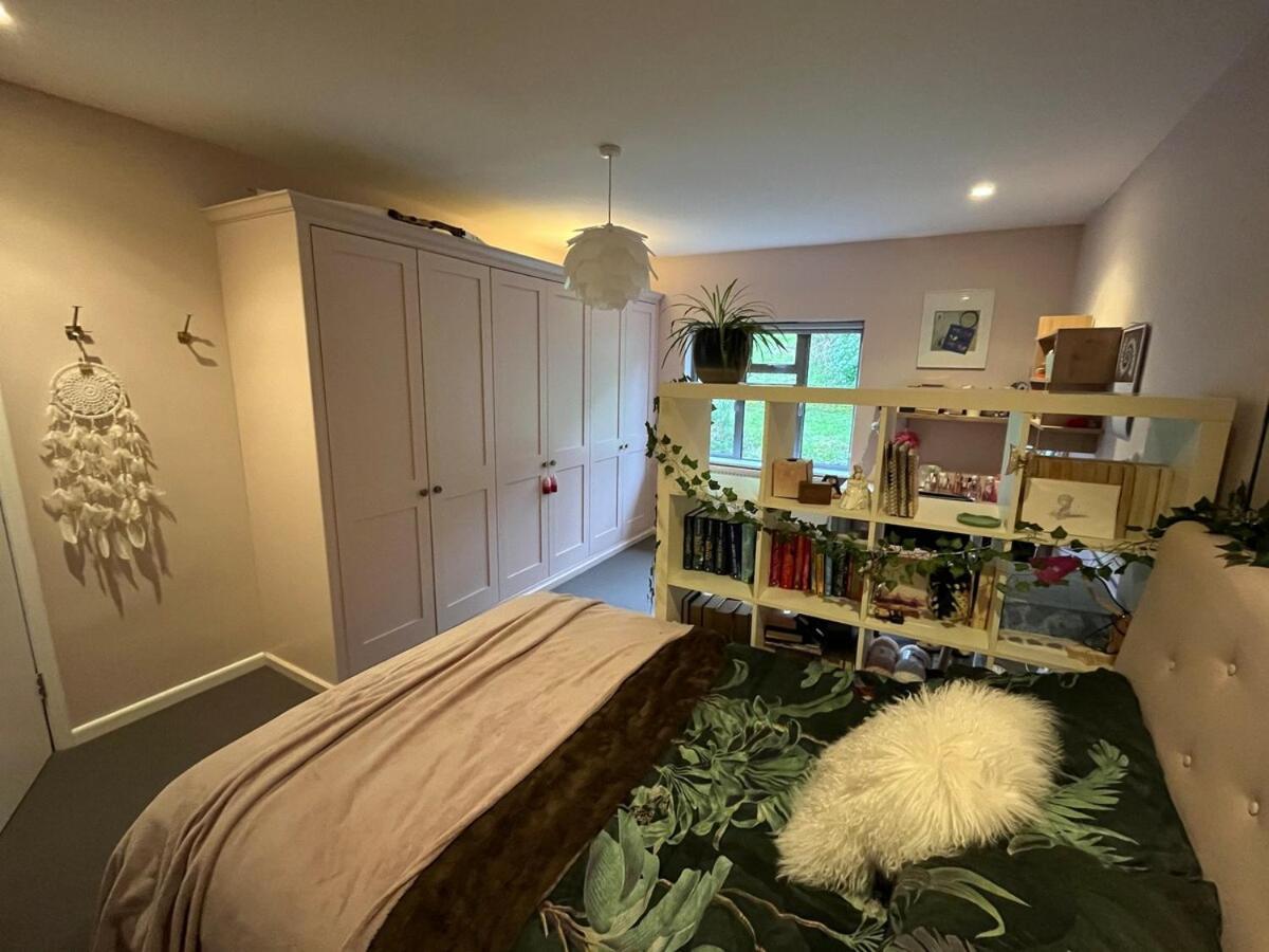 Large Open Plan Family House With Stunning Views *