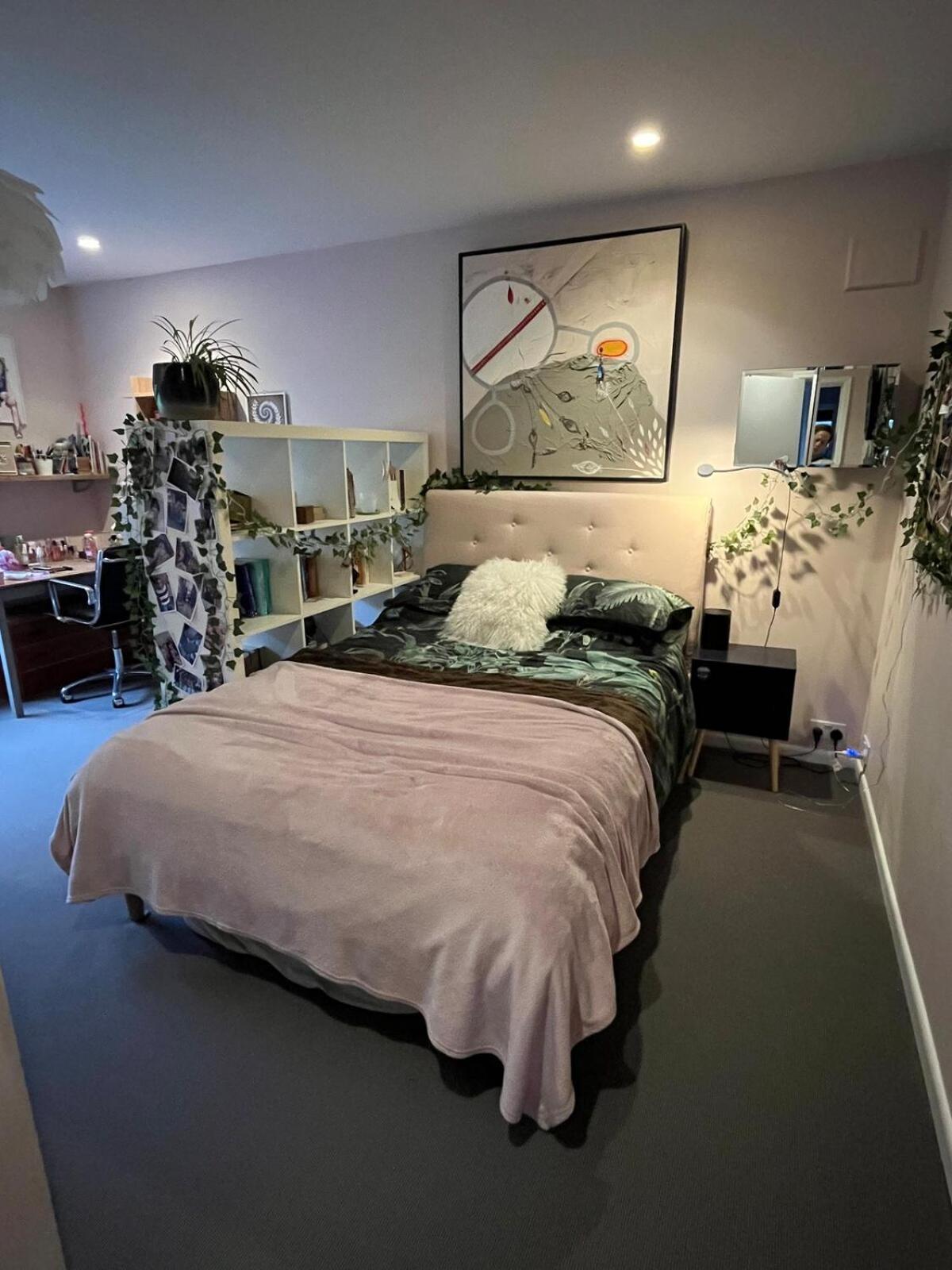 Large Open Plan Family House With Stunning Views *