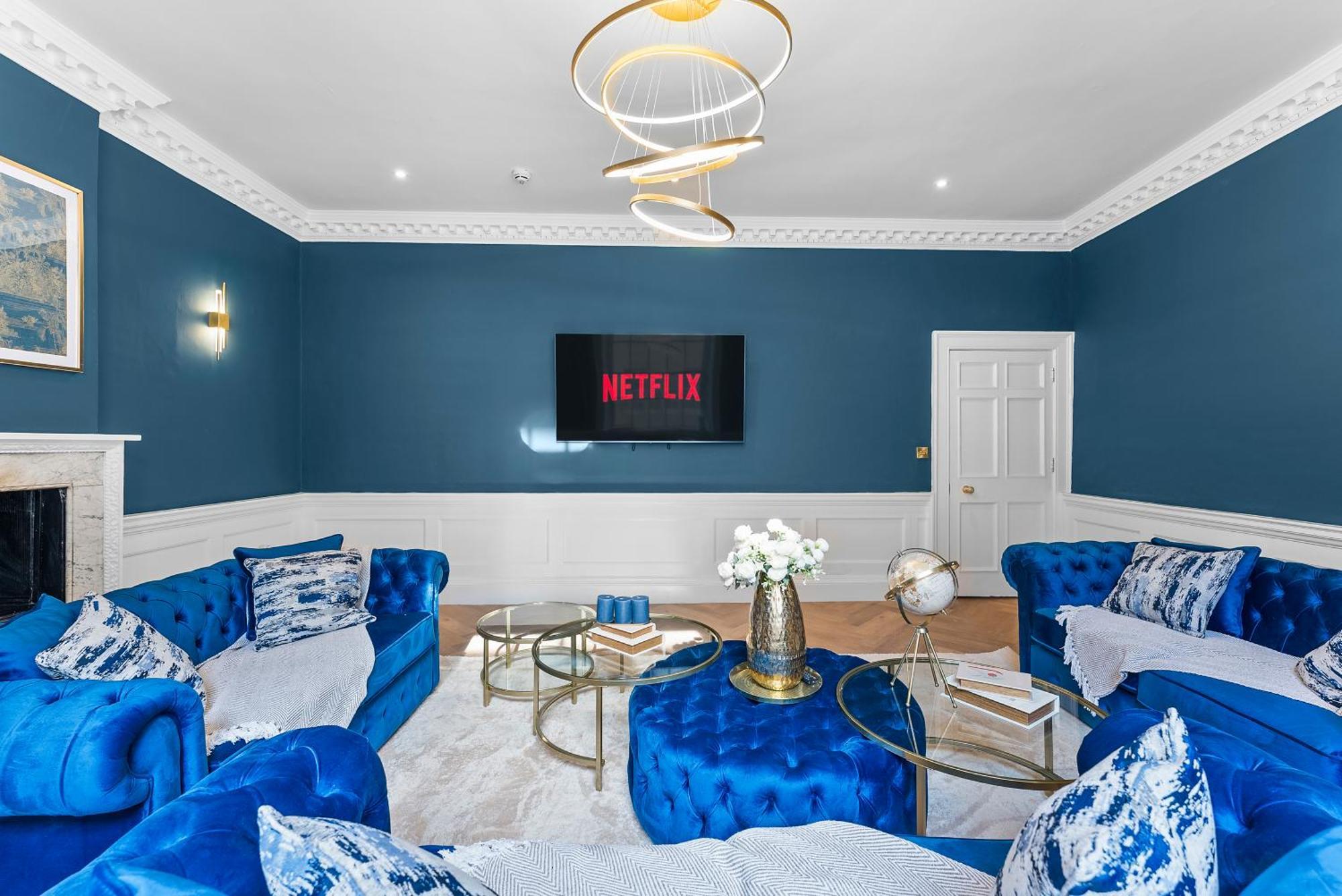 Villa Baths Ultimate House Sleeps 40