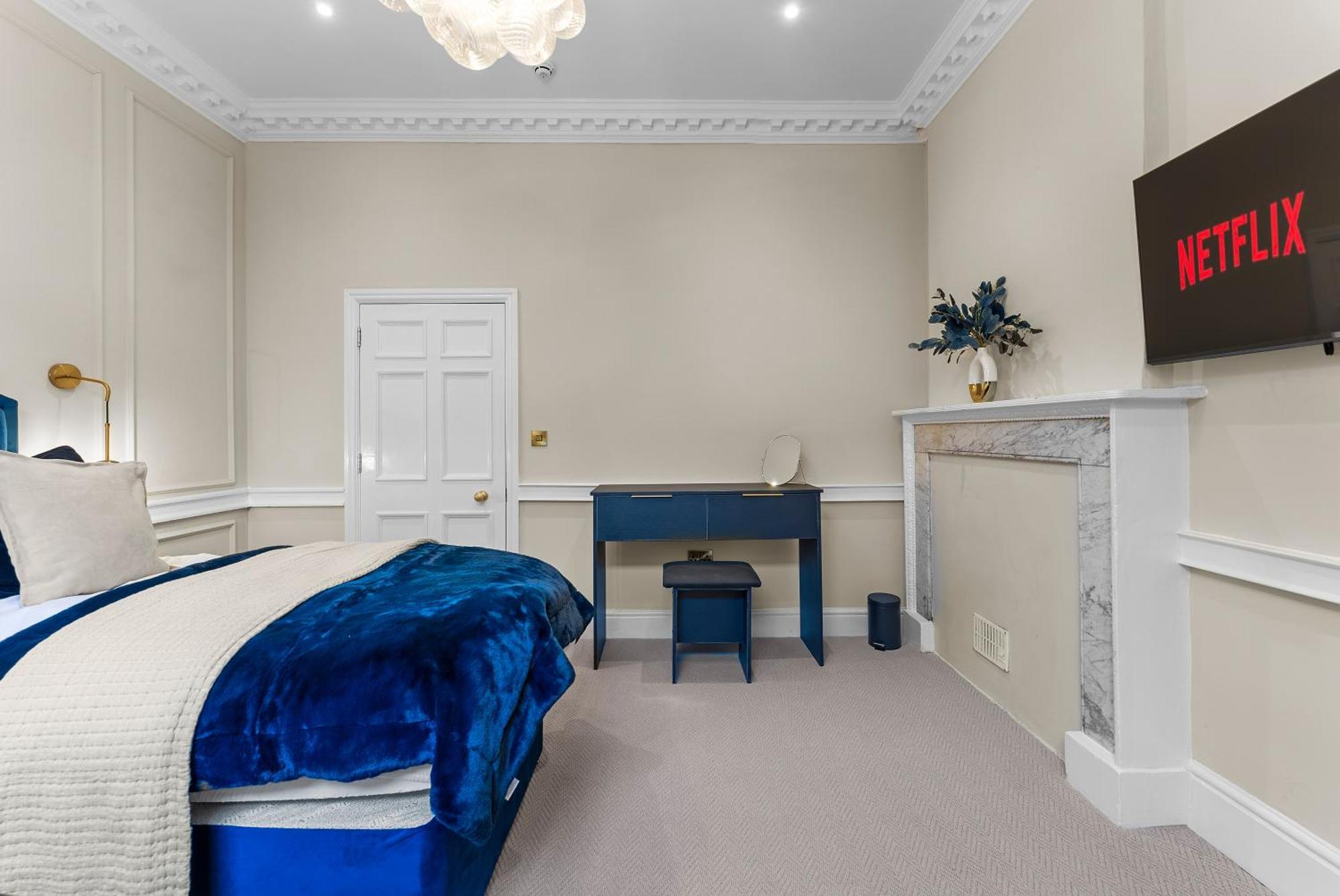 Baths Ultimate House Sleeps 40 Villa *