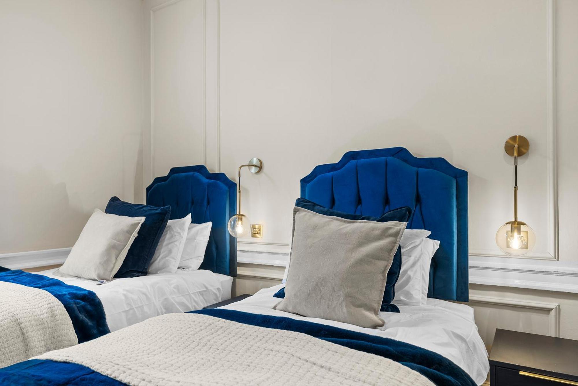 Baths Ultimate House Sleeps 40 Villa *