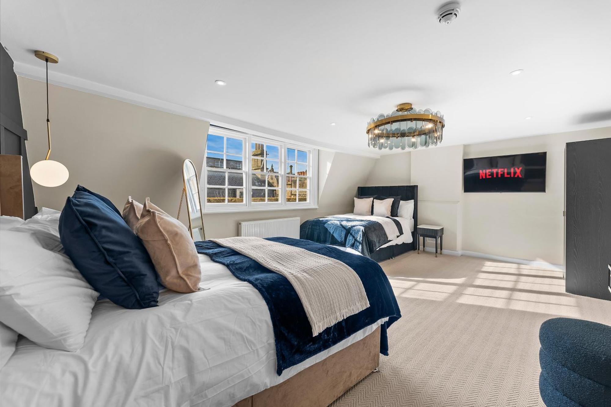 Villa Baths Ultimate House Sleeps 40 *