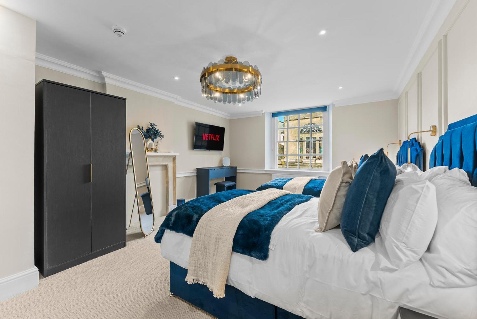Baths Ultimate House Sleeps 40 Villa *