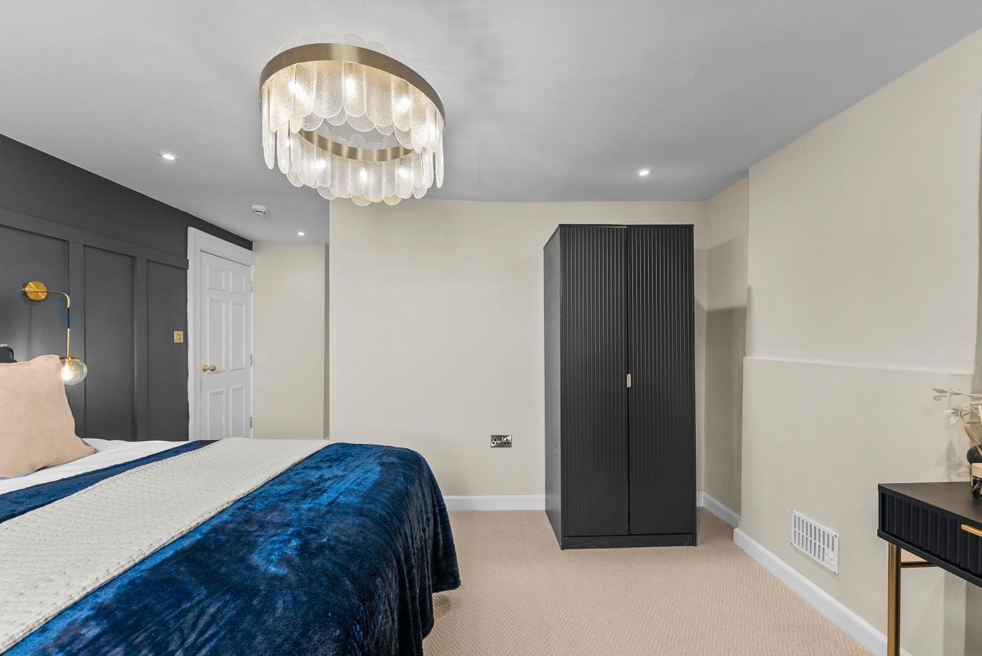 Baths Ultimate House Sleeps 40 * Bath
