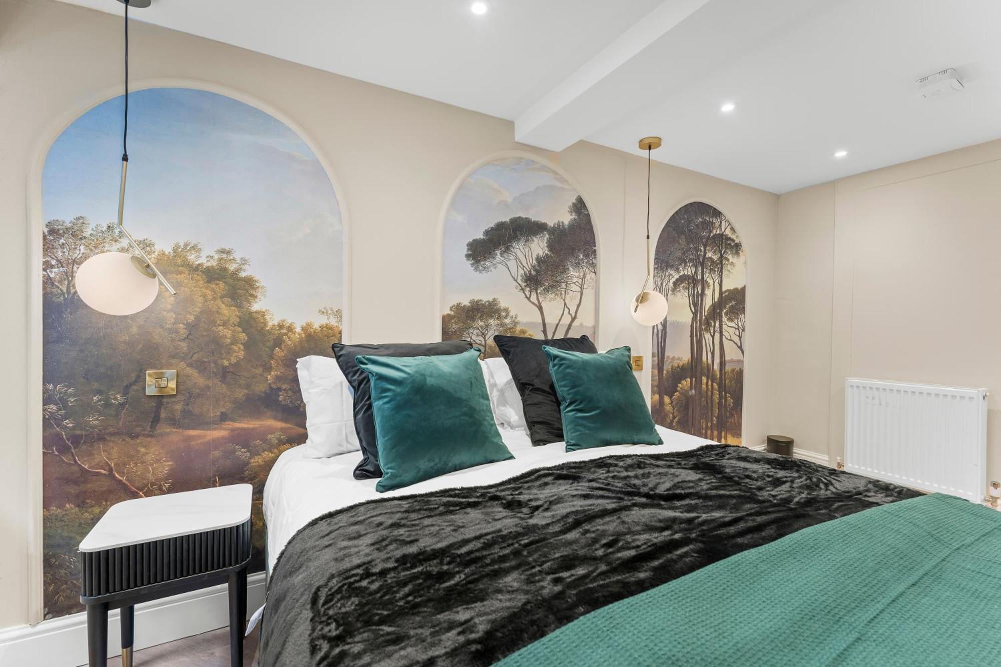 Baths Ultimate House Sleeps 40 Villa Bath